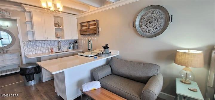 Fontainebleau Terrace - Residential