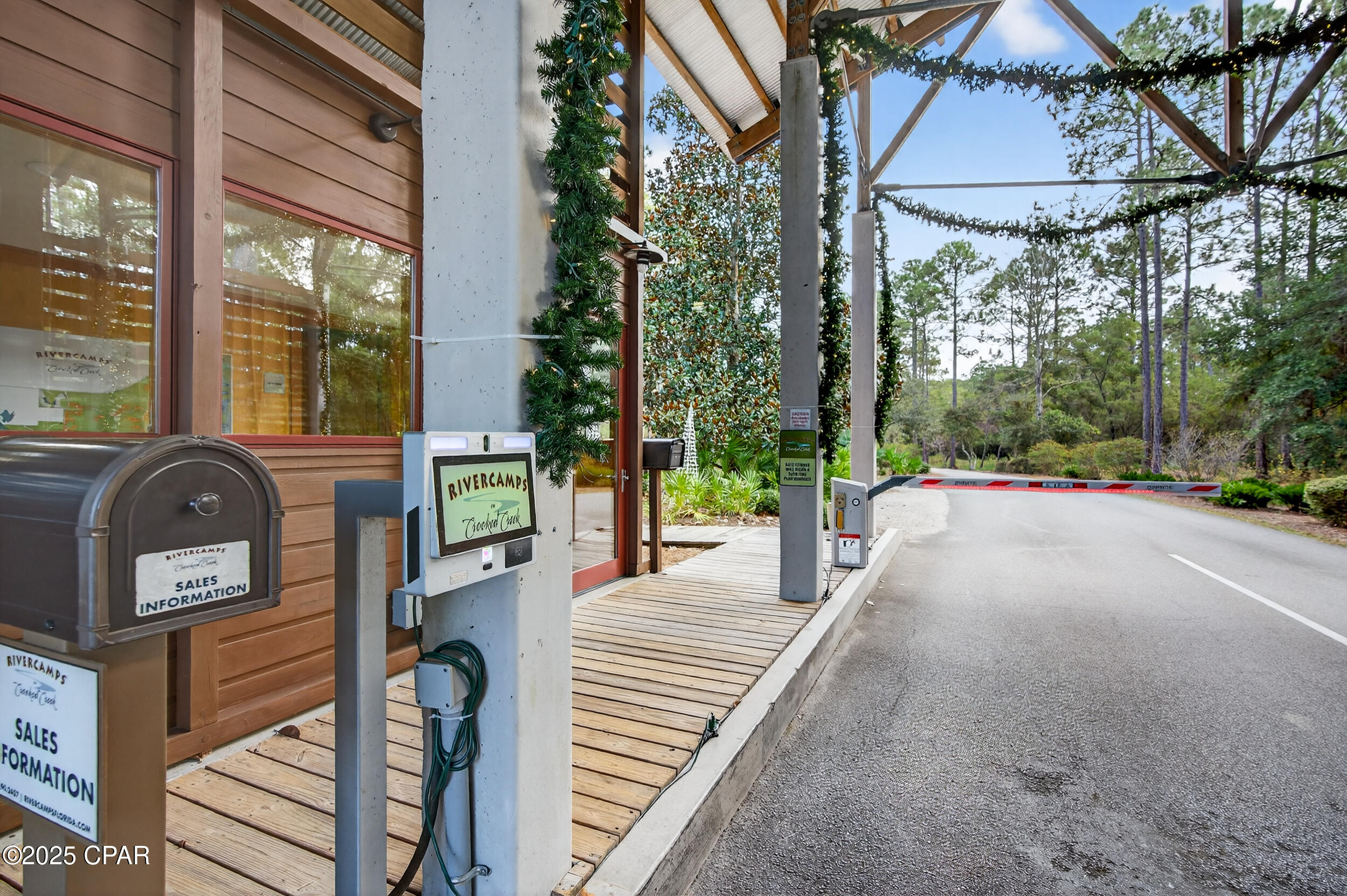 Rivercamps On Crooked Creek - Residential