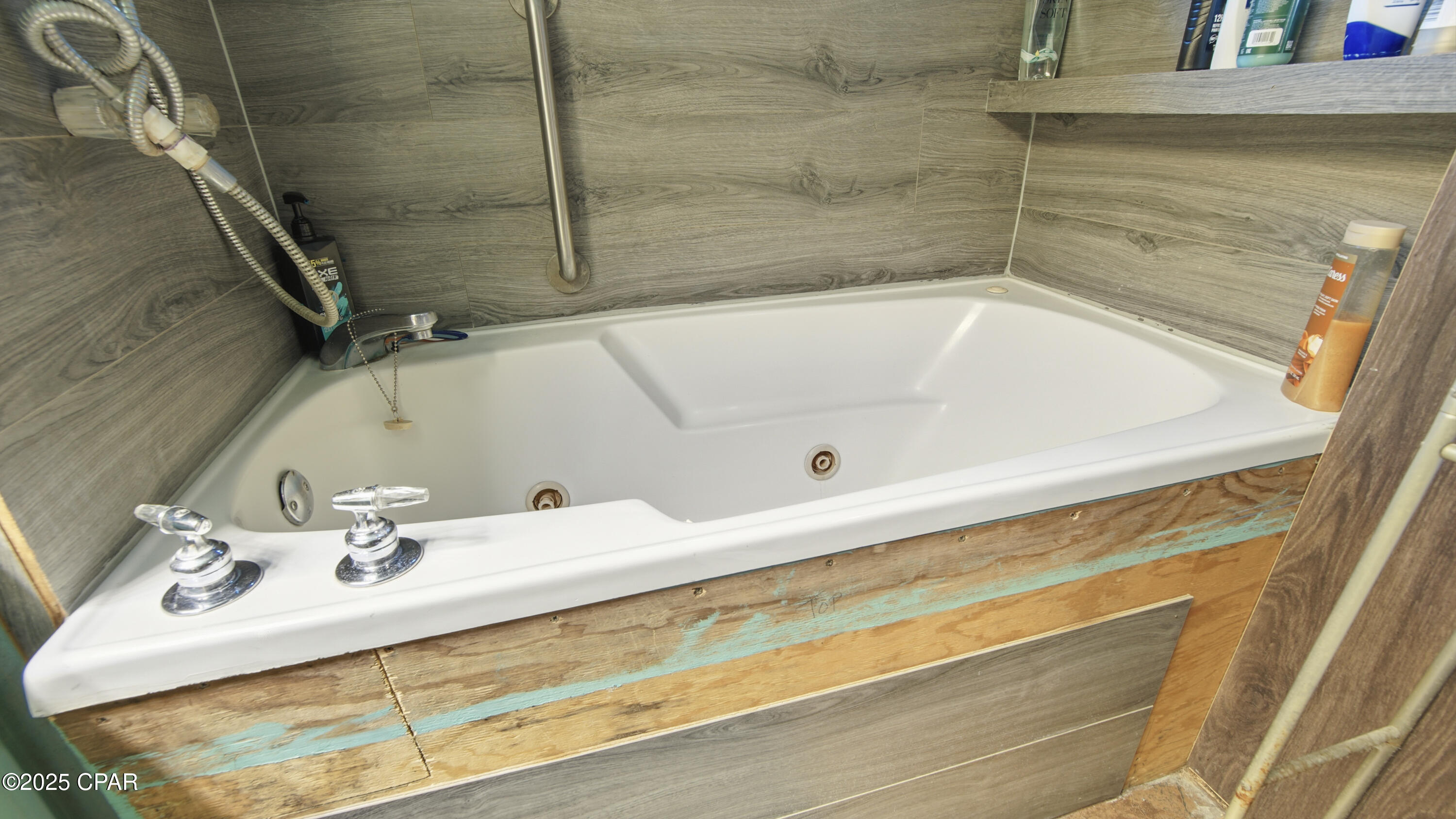 Pinecrest - Residential