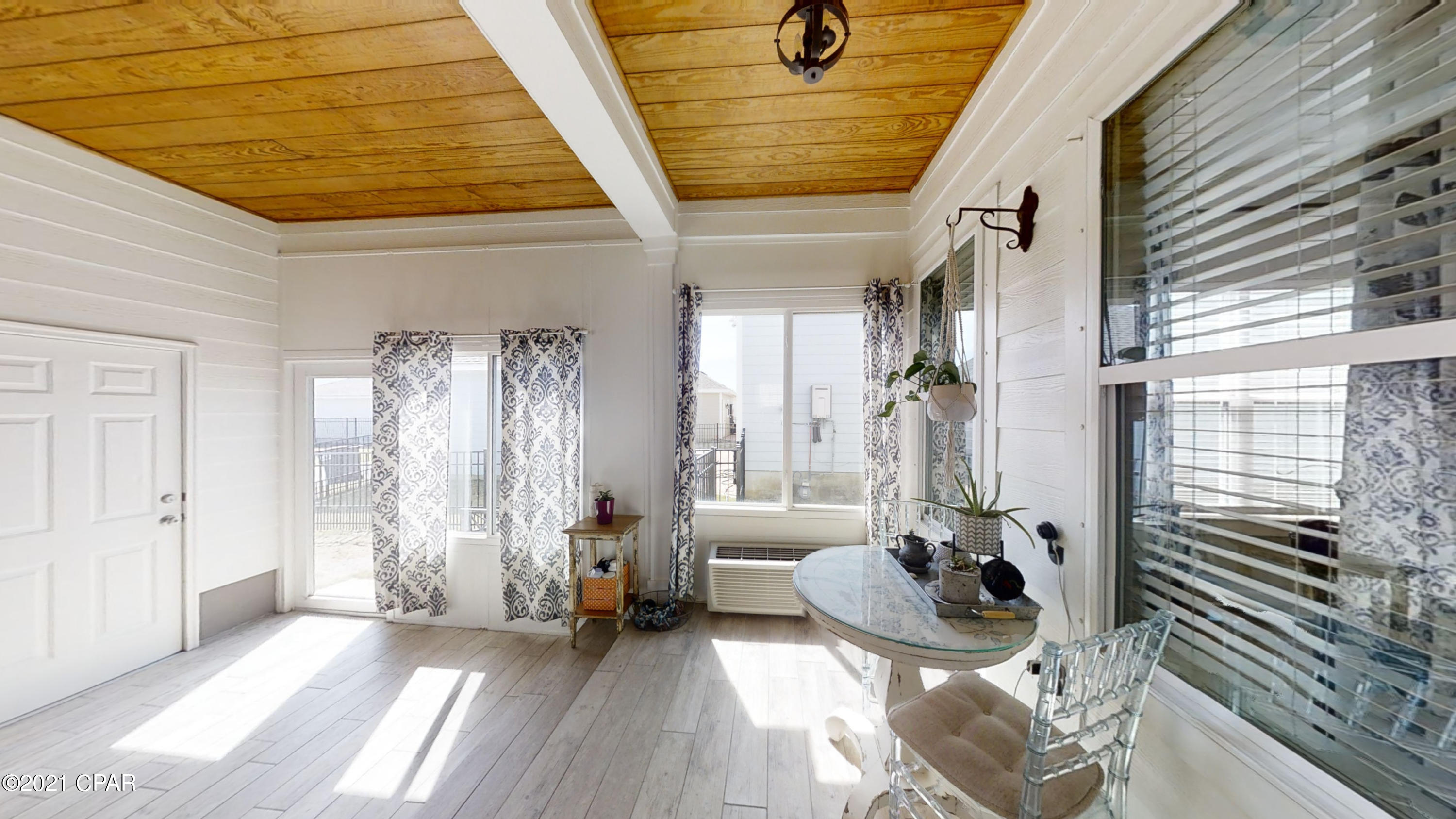 Magnolia Bay Club - Residential