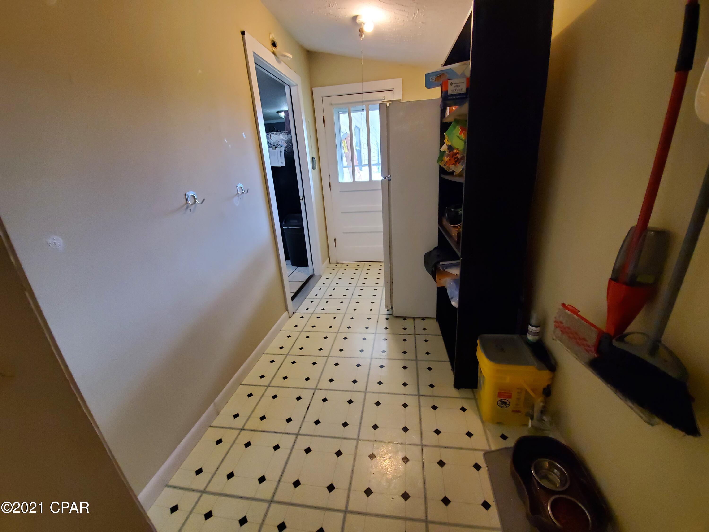 Hentz 1st Add Unit B - Residential