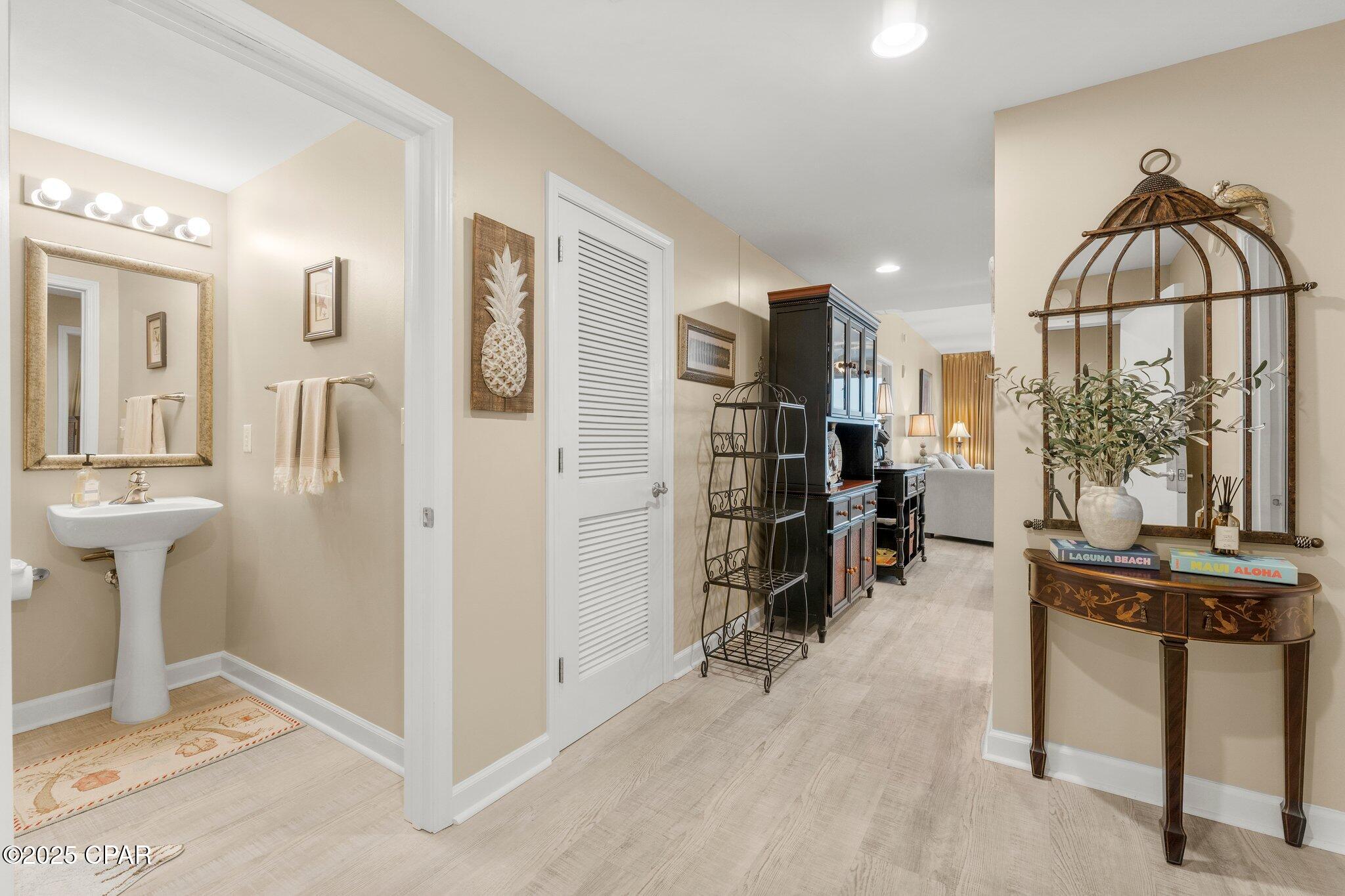 Splash Condo - Residential