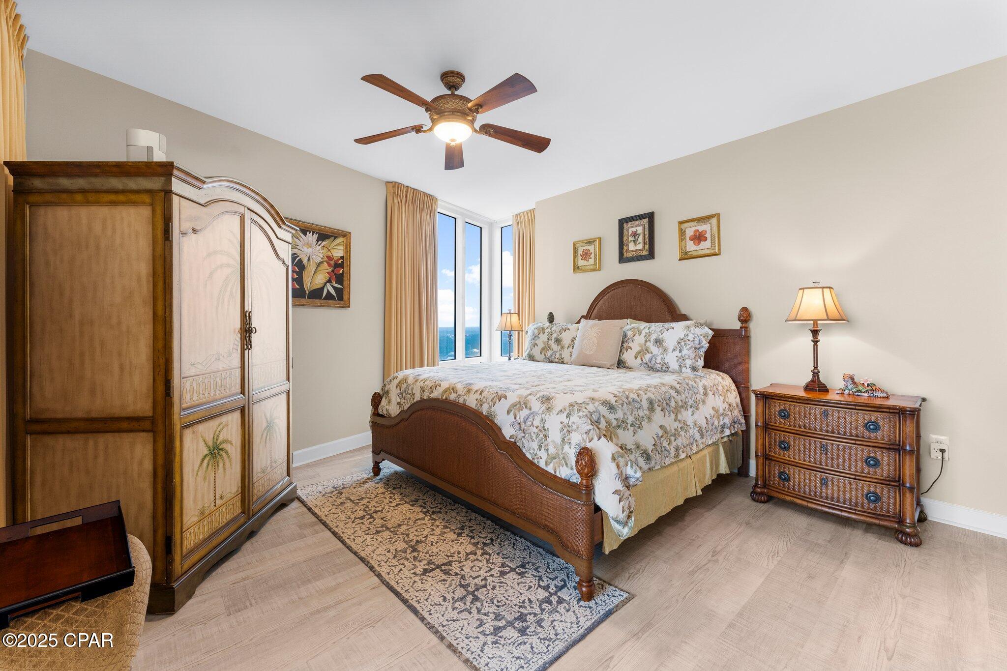 Splash Condo - Residential