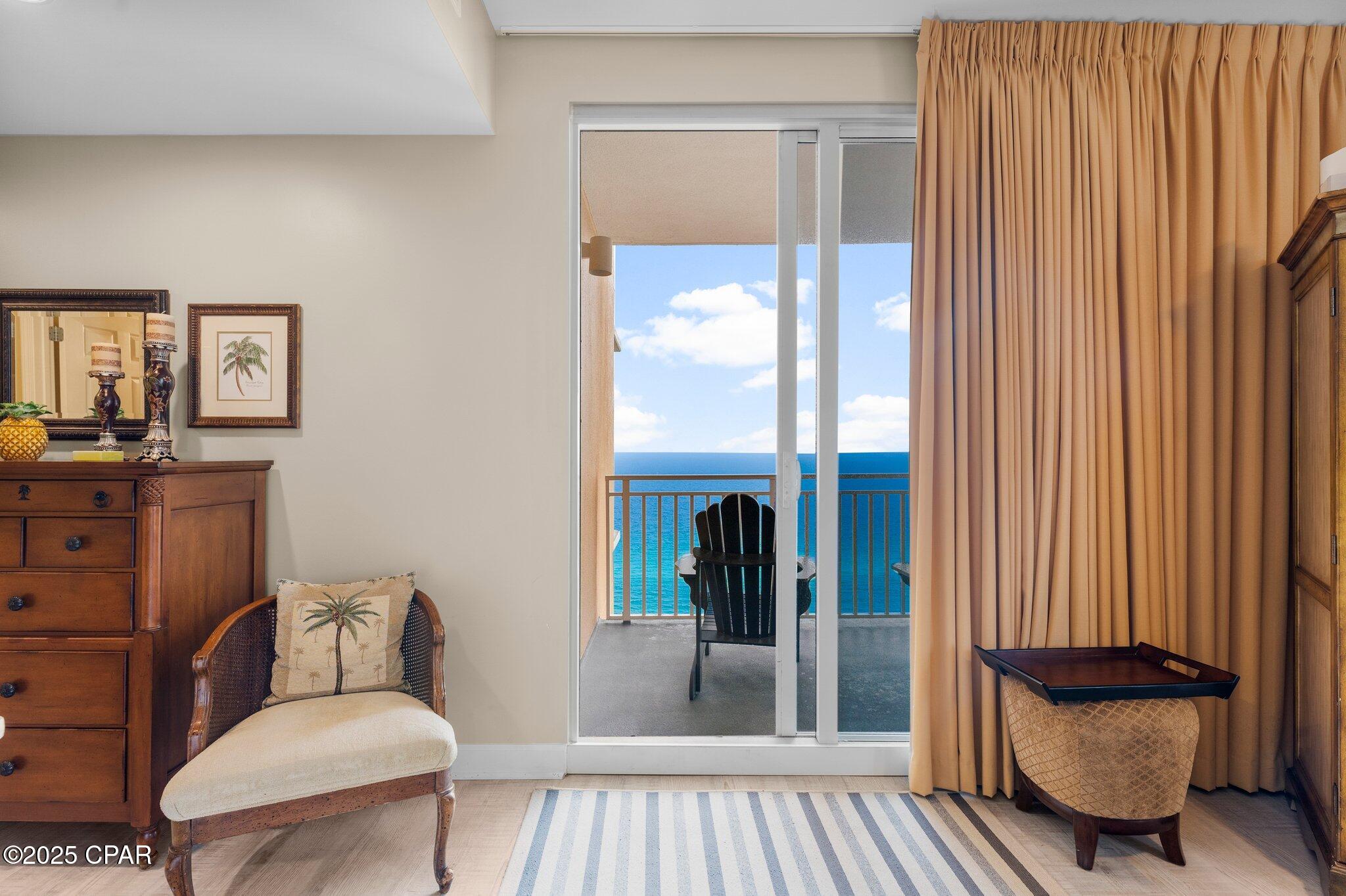 Splash Condo - Residential