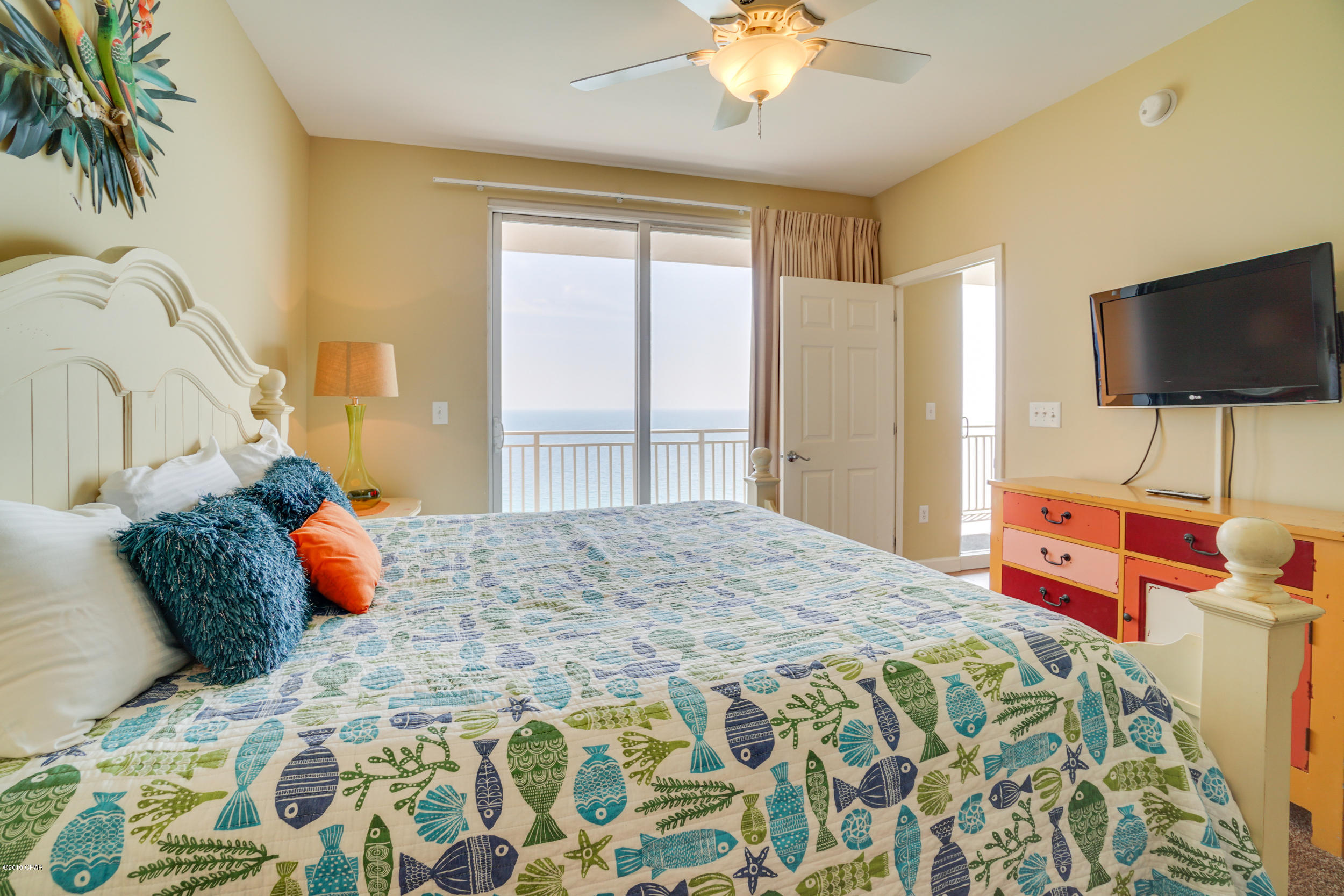 Splash Condo - Residential