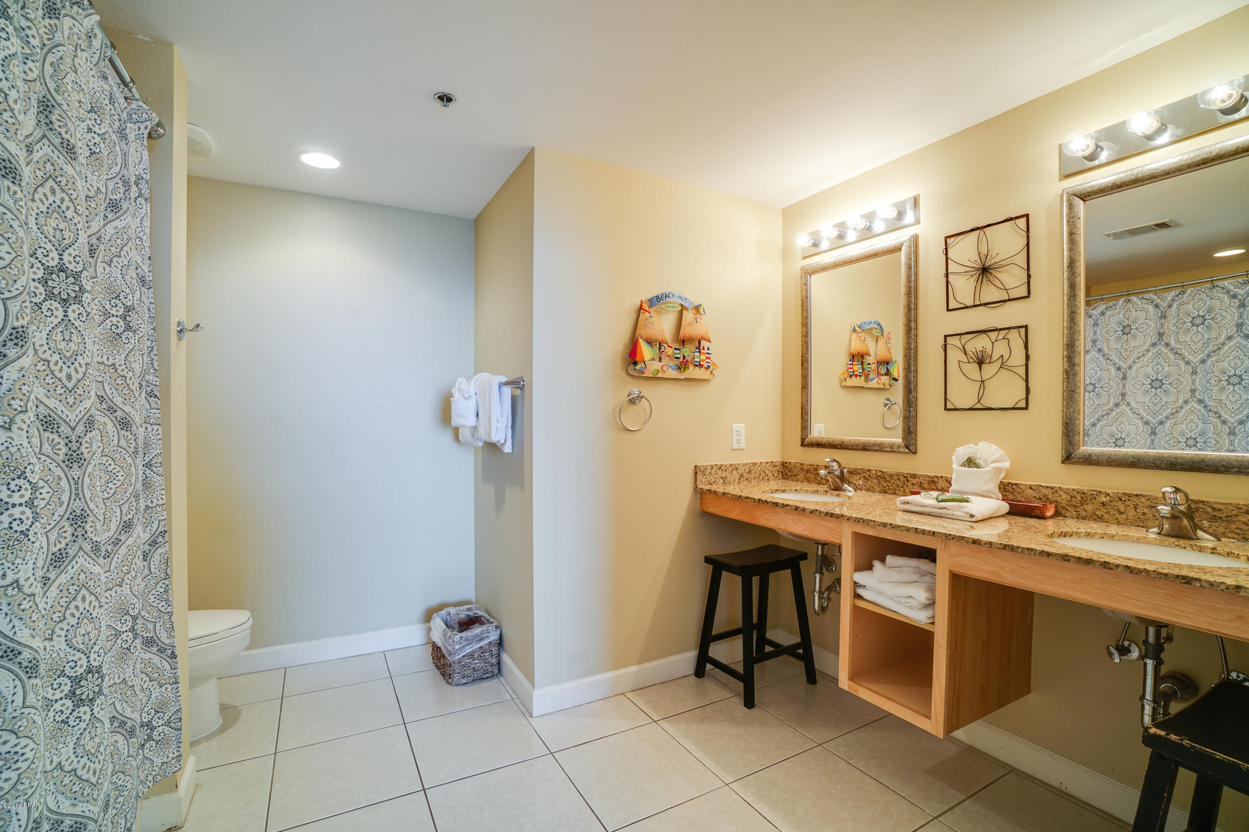 Splash Condo - Residential