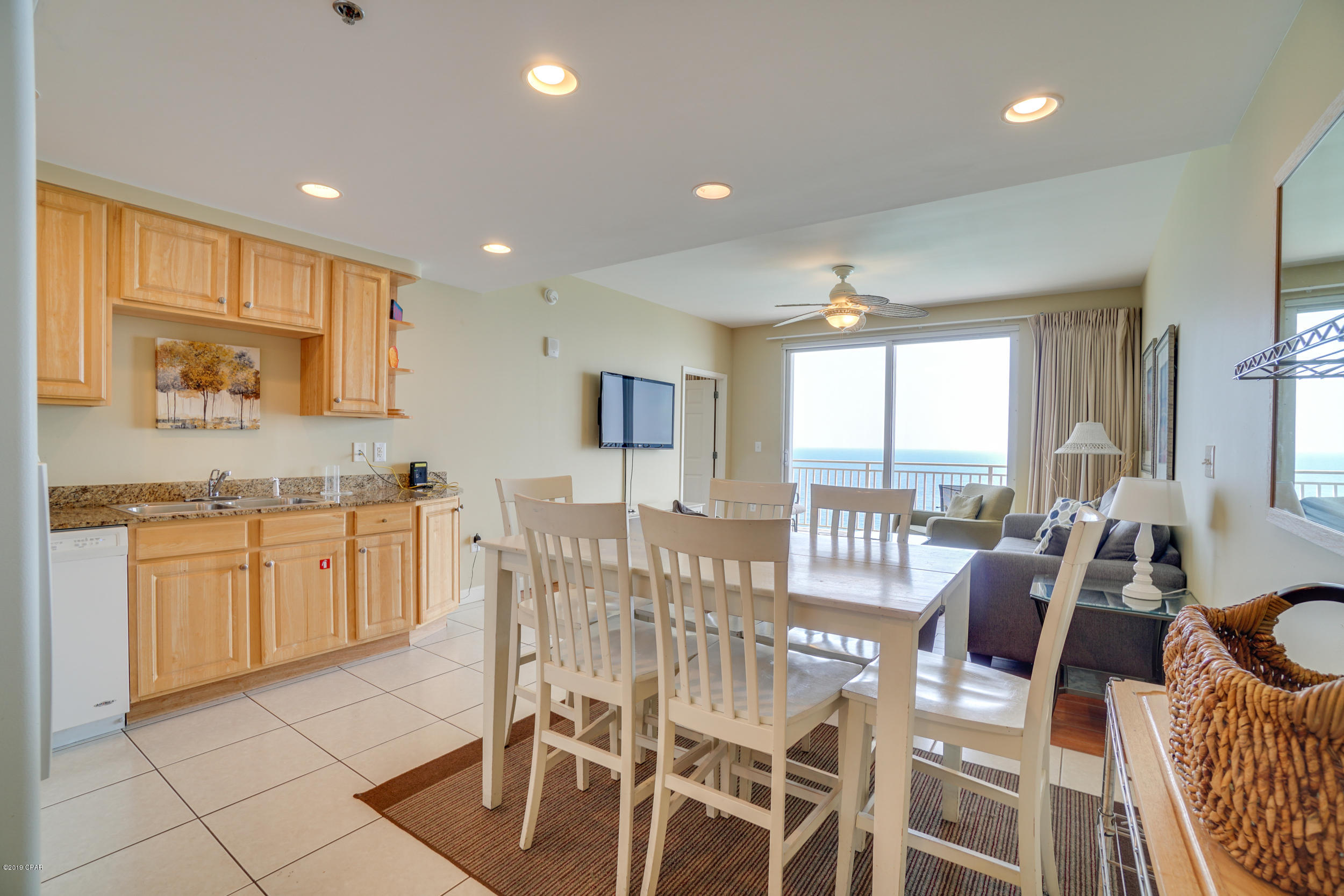 Splash Condo - Residential