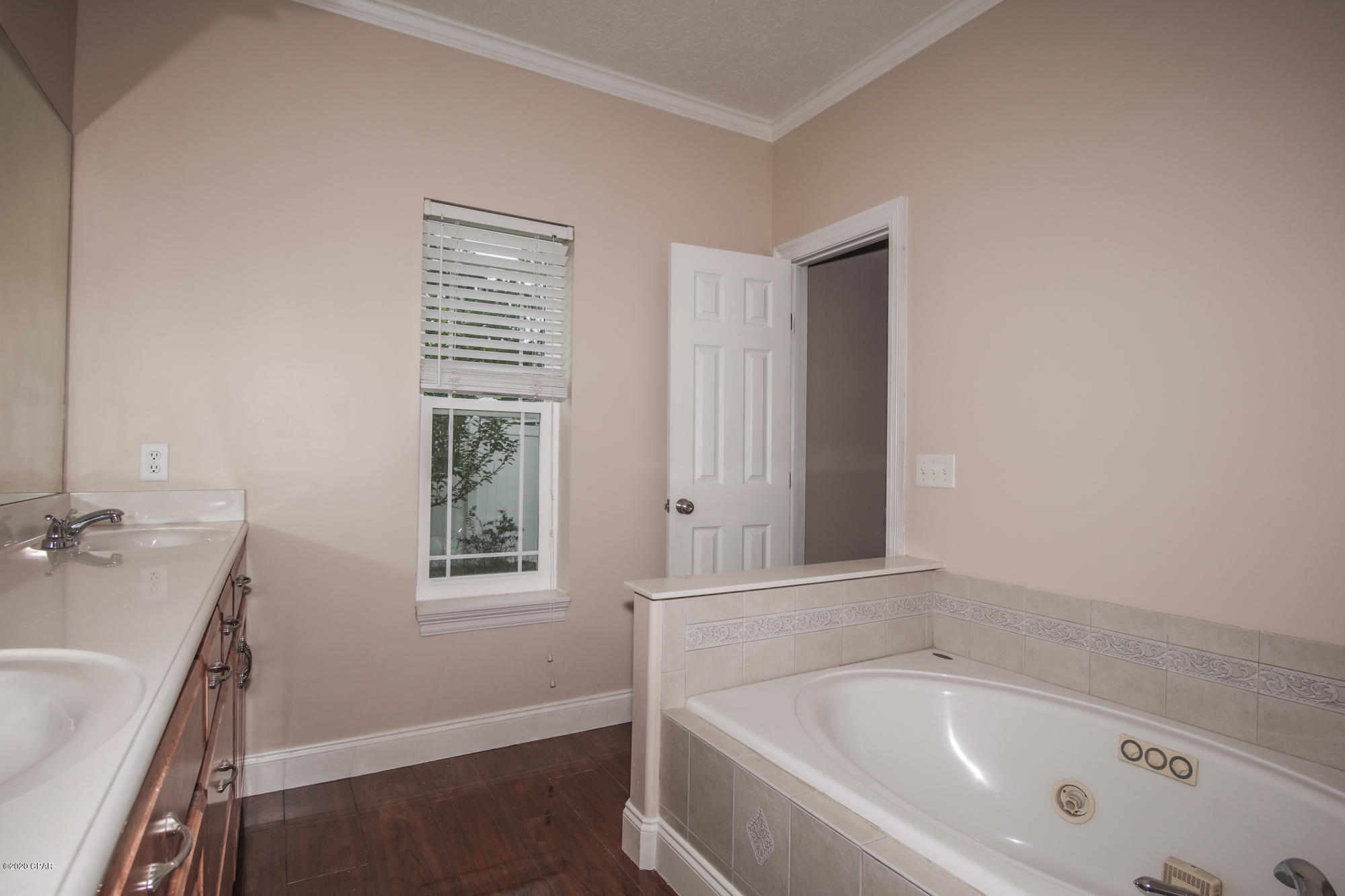 Dolphin Bay - Residential