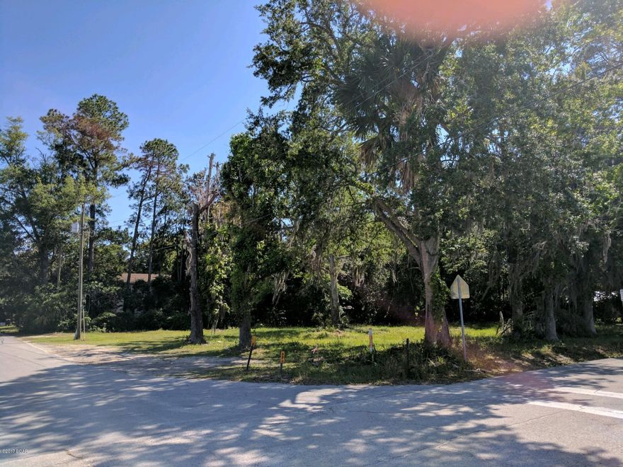Wonderful Corner Lot (75 x 150) in the Heart of Lynn Haven.  Build your Dream Home or a great Spec. Home for the investor. 



Addition 75 x 150 Lot Available Next to this Lot.
