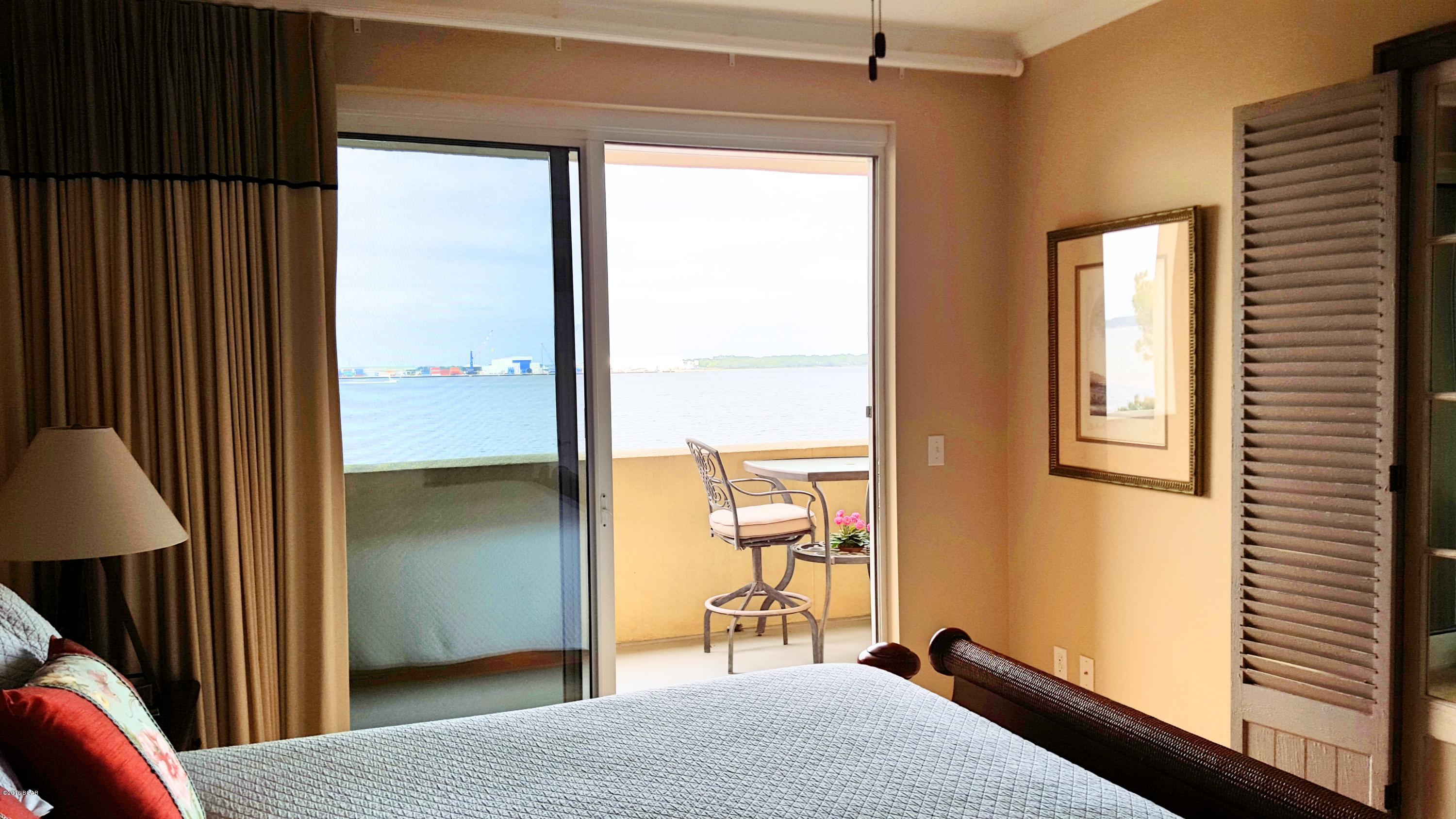 Magnolia Bay Club - Residential