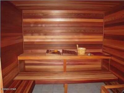 Tropic Winds - Residential