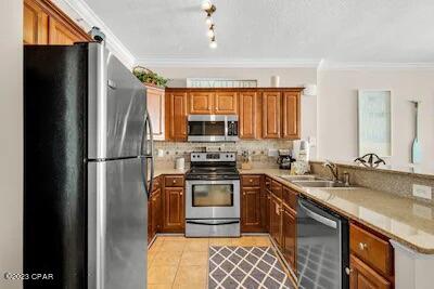 Tropic Winds - Residential