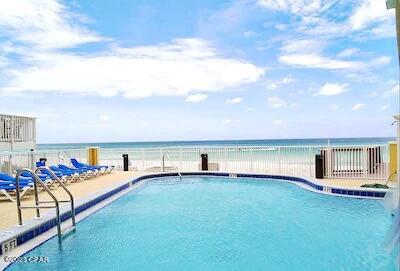 Tropic Winds - Residential