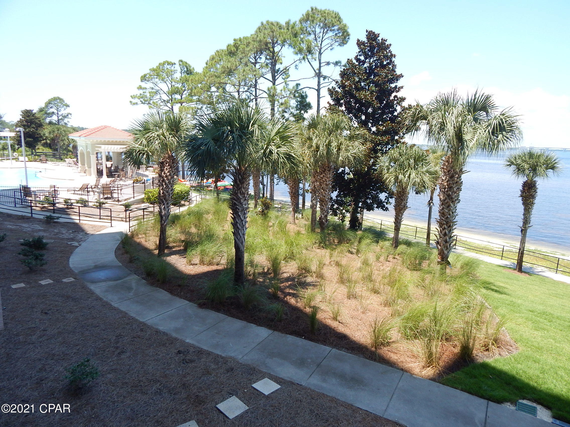 Magnolia Bay Club - Residential