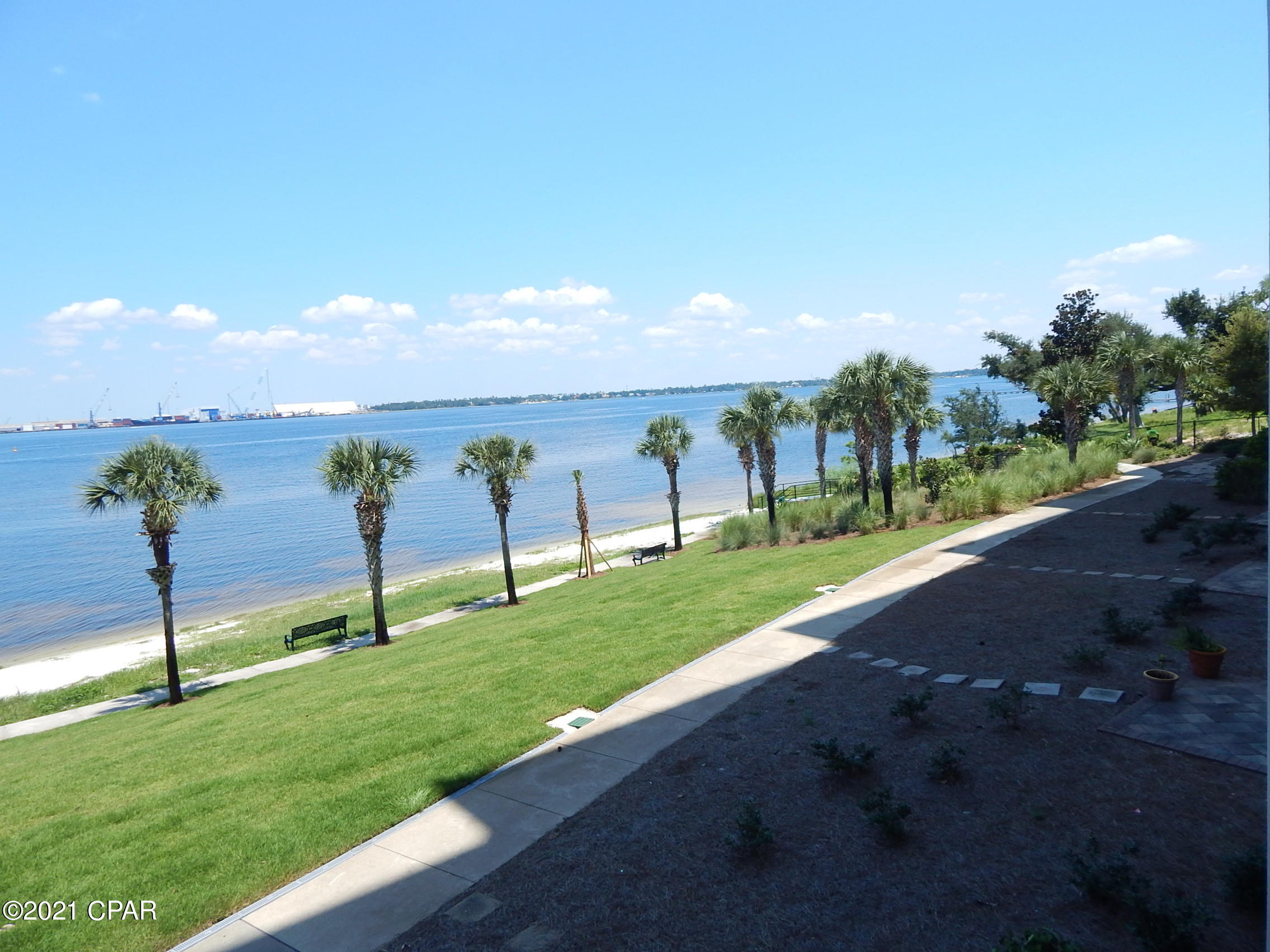 Magnolia Bay Club - Residential