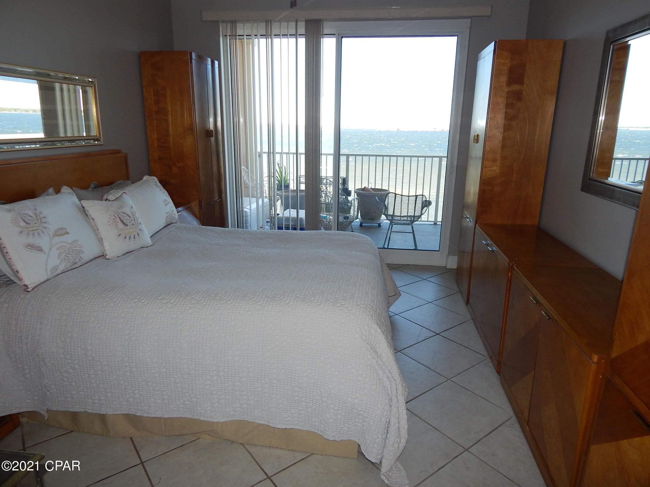 Magnolia Bay Club - Residential