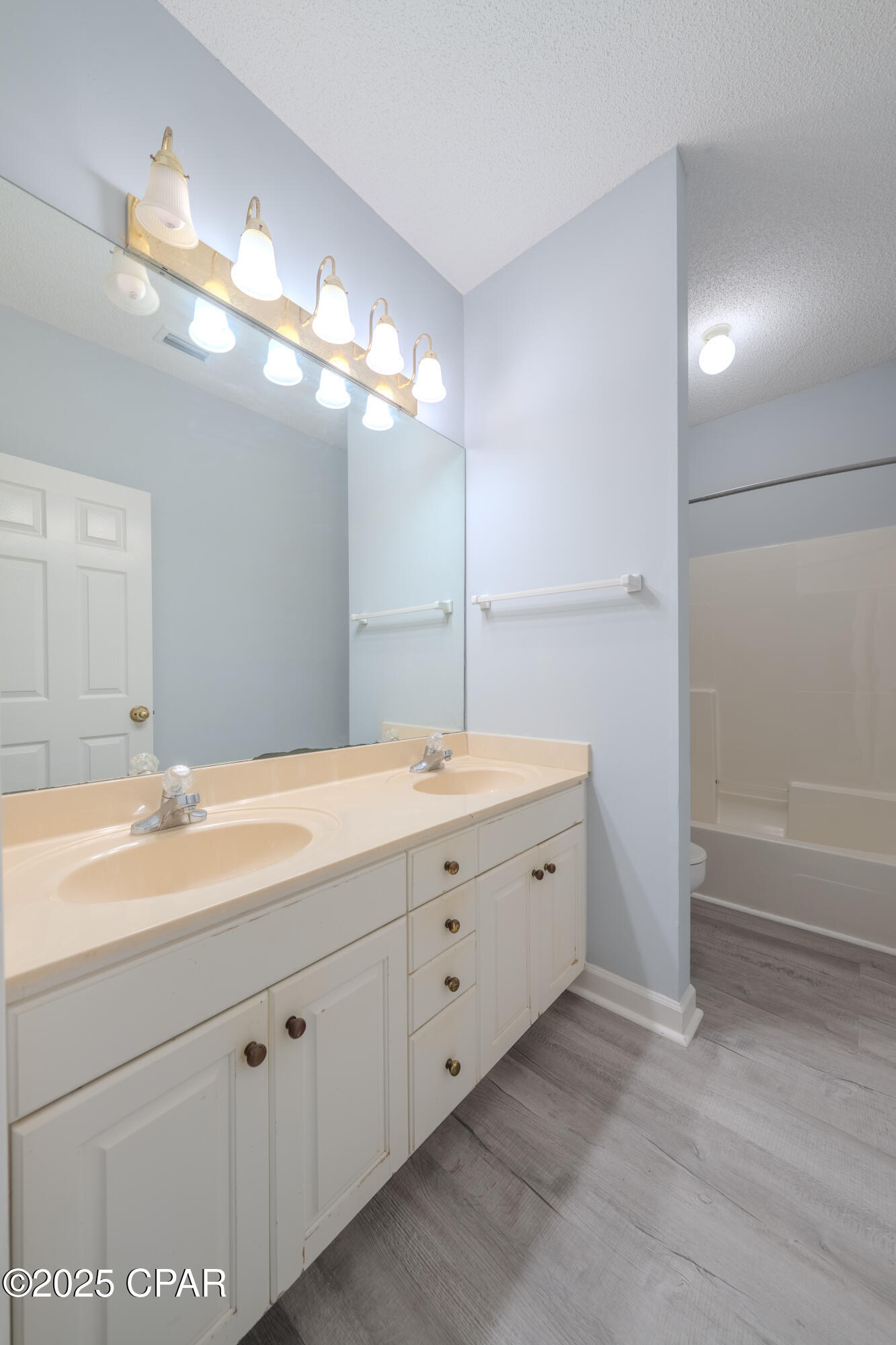 The Oaks - Residential