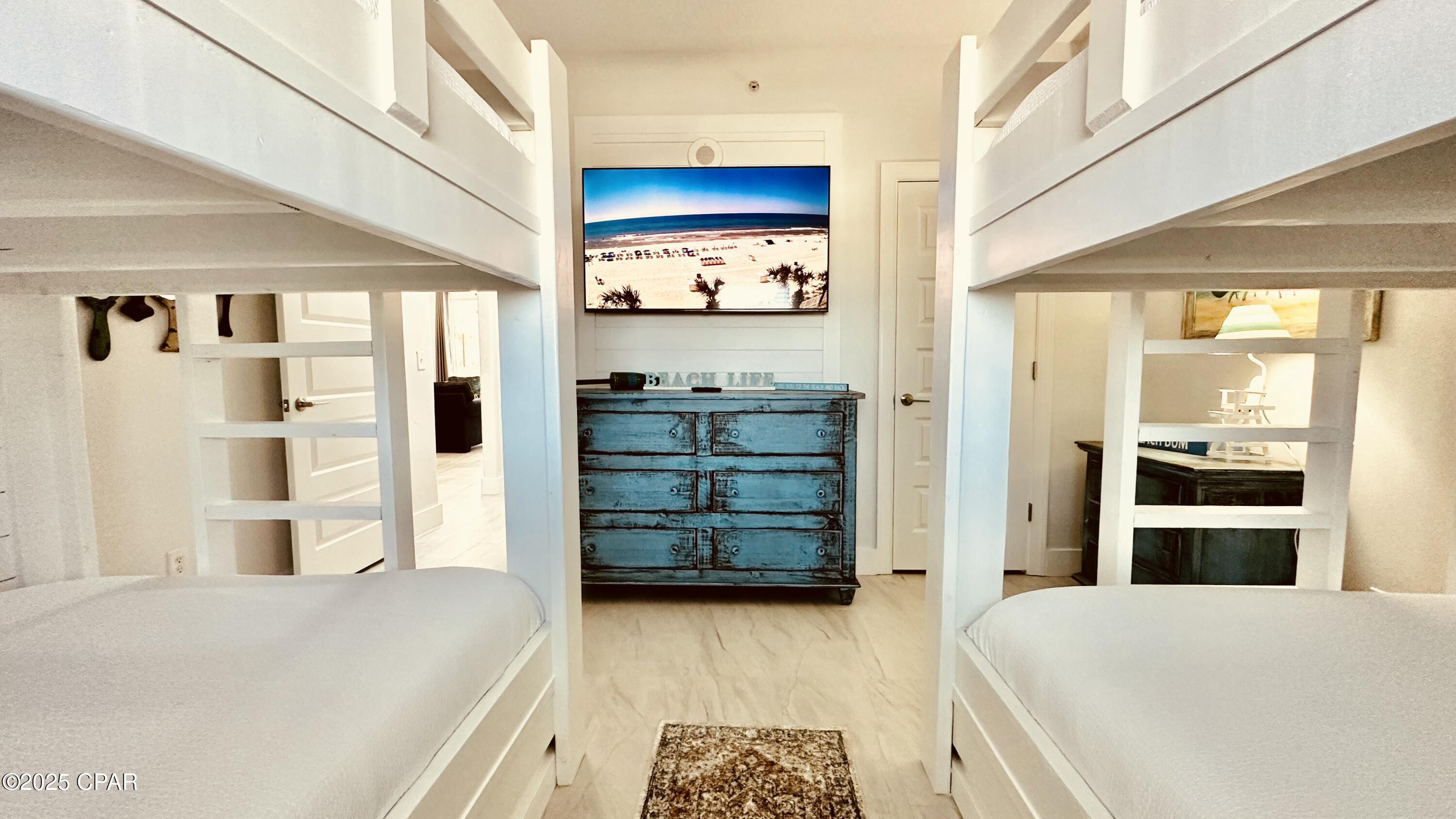 Tropic Winds - Residential