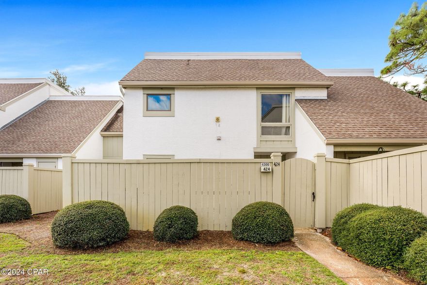 First-floor Bay Point golf villa offering 2 bedrooms, 2 bathrooms, and 1,565 sq. ft. of living space. With tile floors throughout and beautiful views of the meadows, this villa offers both comfort and convenience. Located in a golf-cart-friendly community, water and trash are included in the rent. Don't miss out—schedule a showing today.