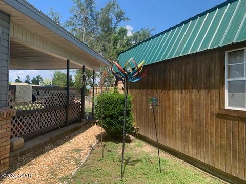 A home in Marianna