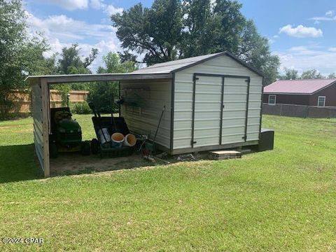 A home in Marianna