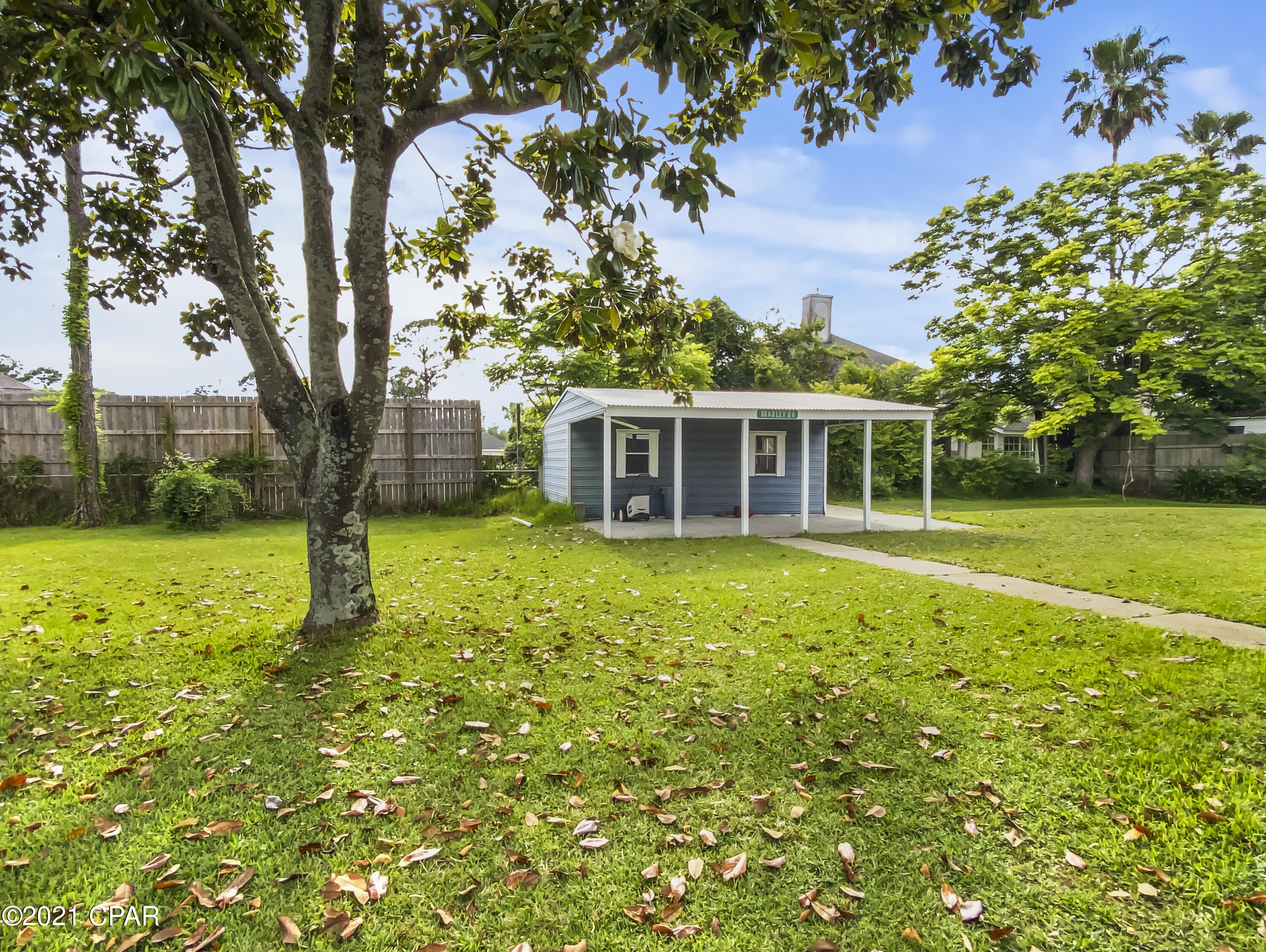 North Lagoon Oaks - Residential