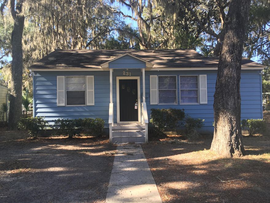 This is a great 3 bedroom home in the Cove area of Panama City.  This Florida style cottage has been completely remodeled and is move-in ready.
