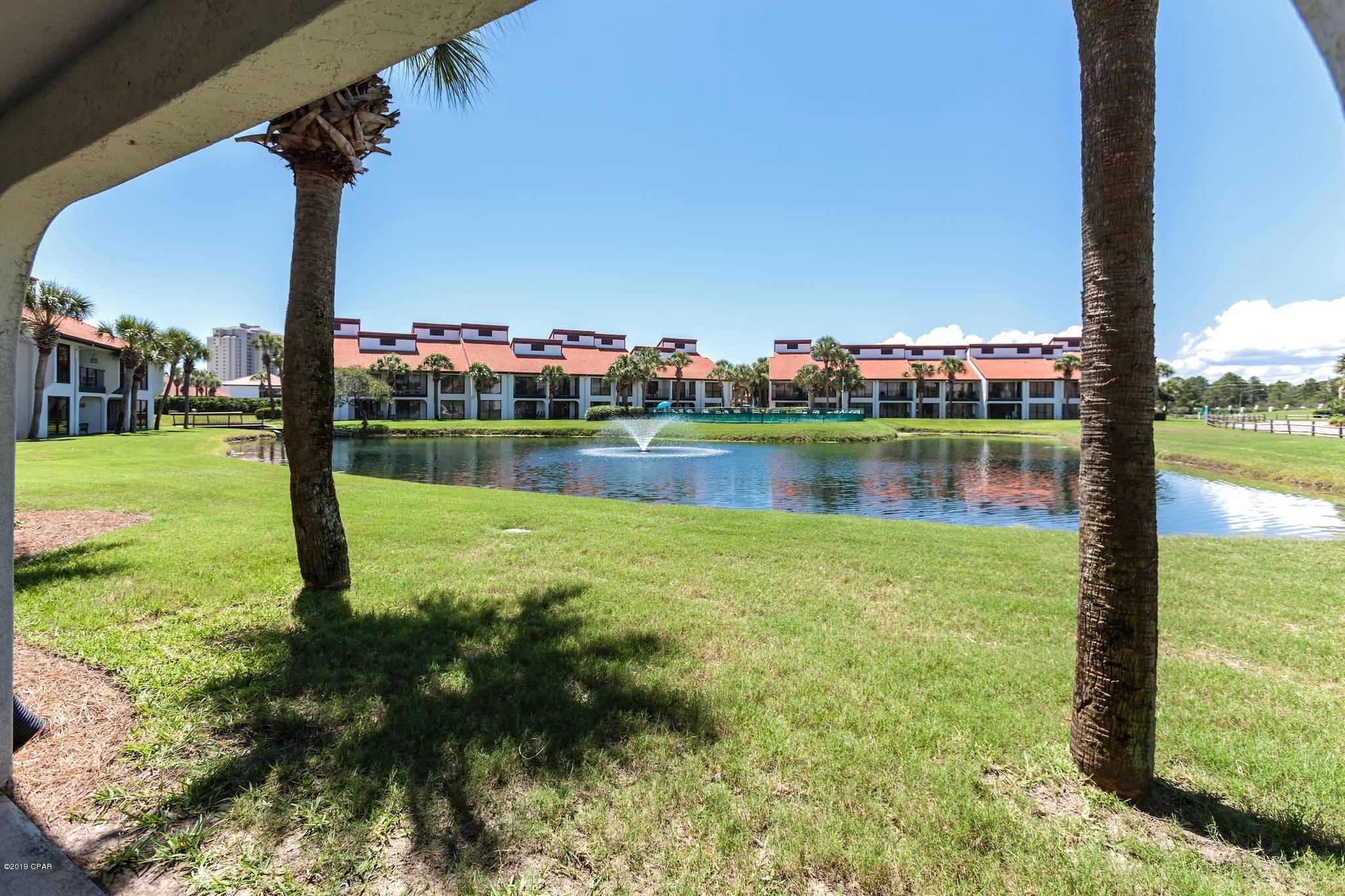 Edgewater Golf Villas V-B - Residential