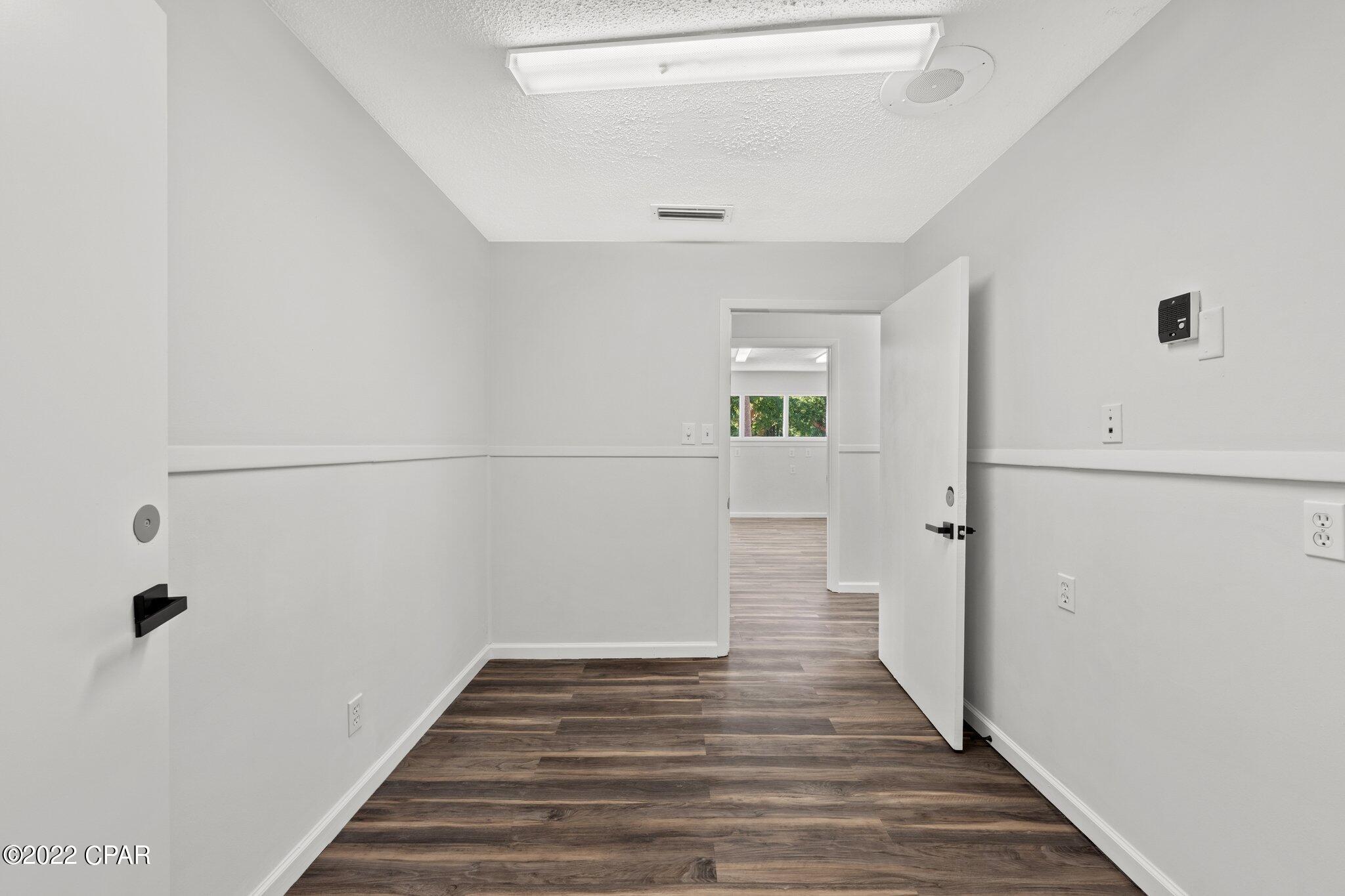 [No Recorded Subdiv] - Commercial Lease