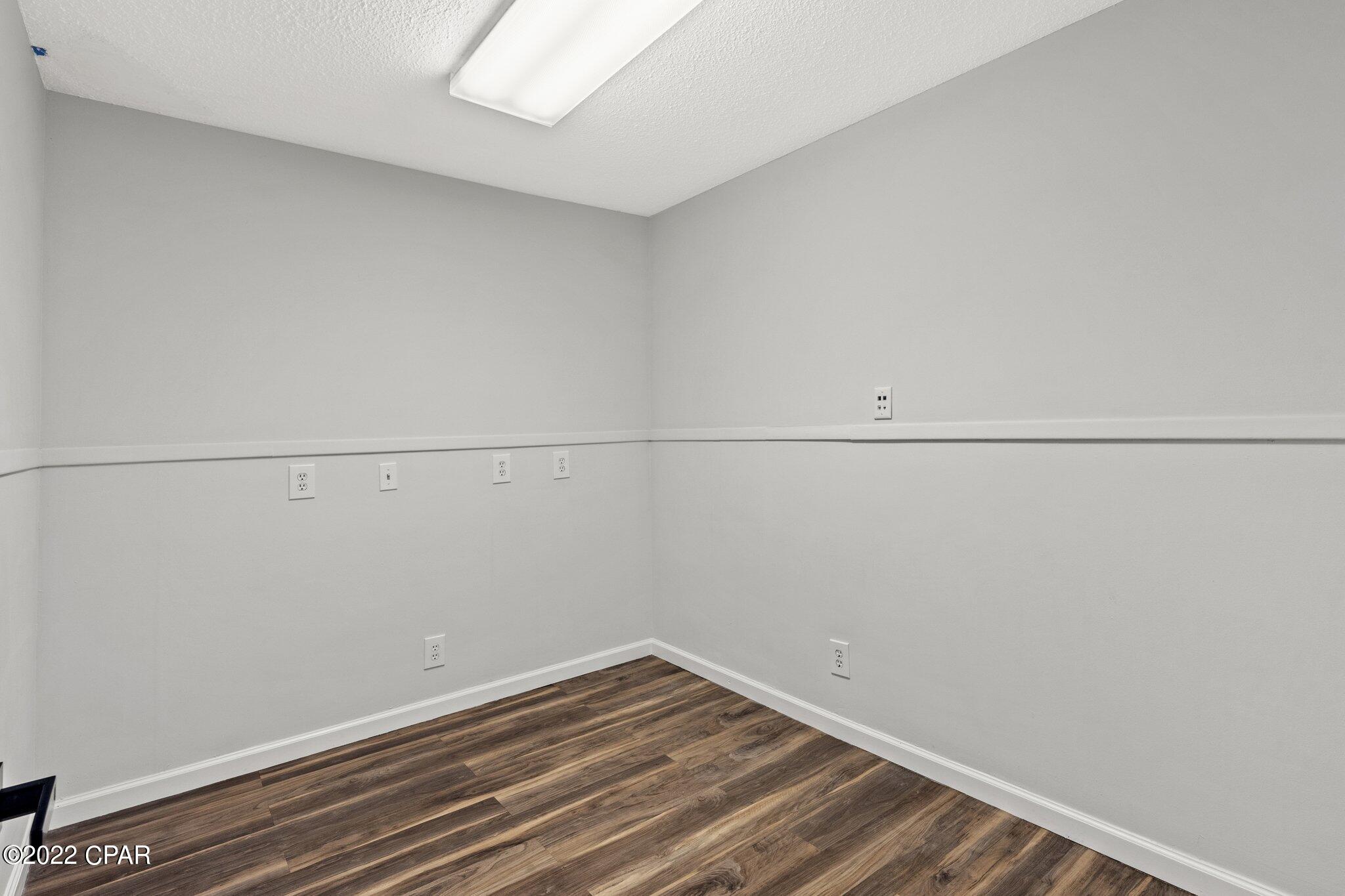 [No Recorded Subdiv] - Commercial Lease