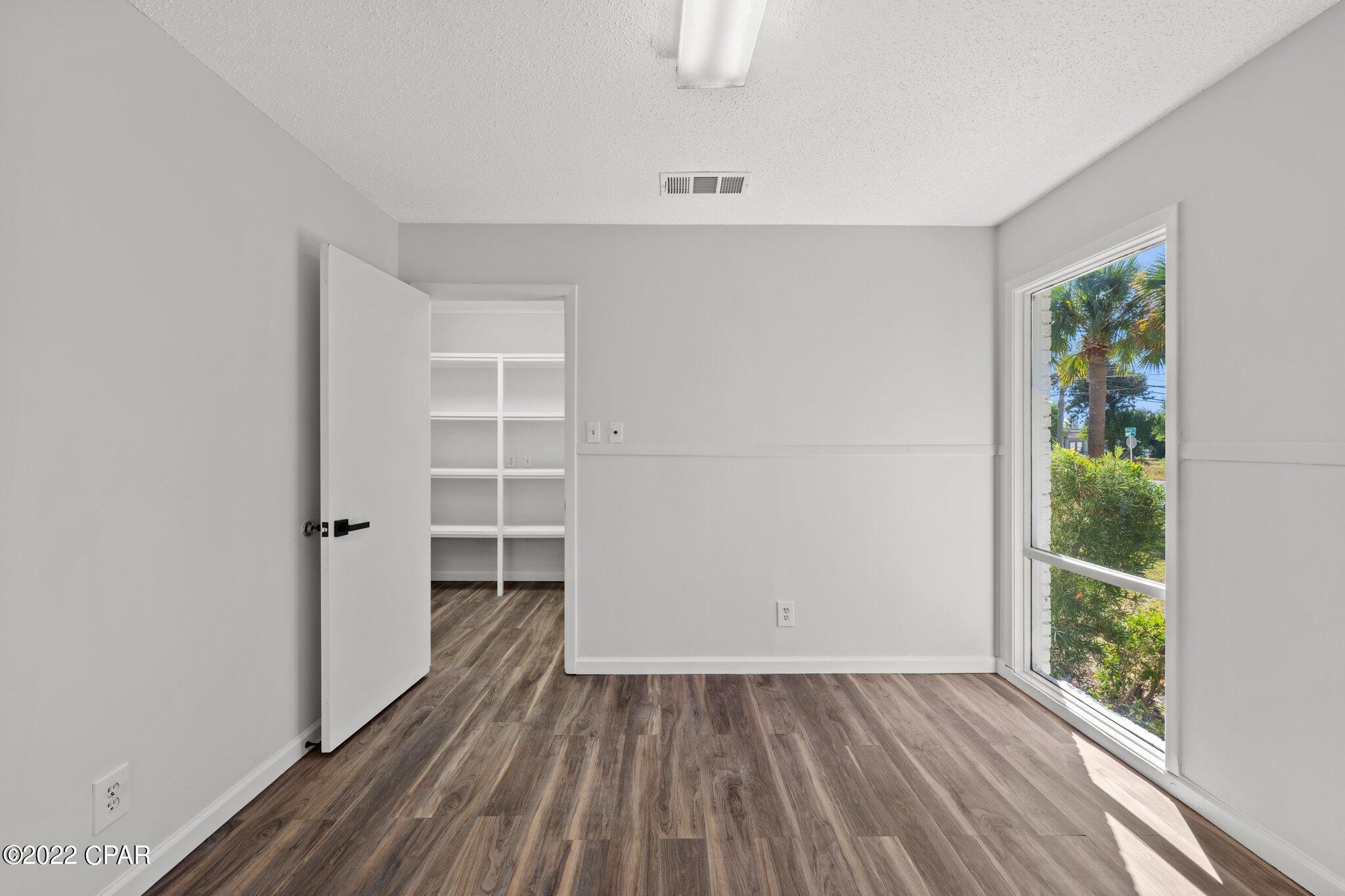 [No Recorded Subdiv] - Commercial Lease