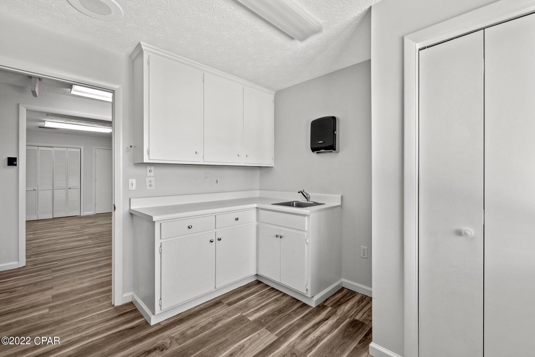 [No Recorded Subdiv] - Commercial Lease