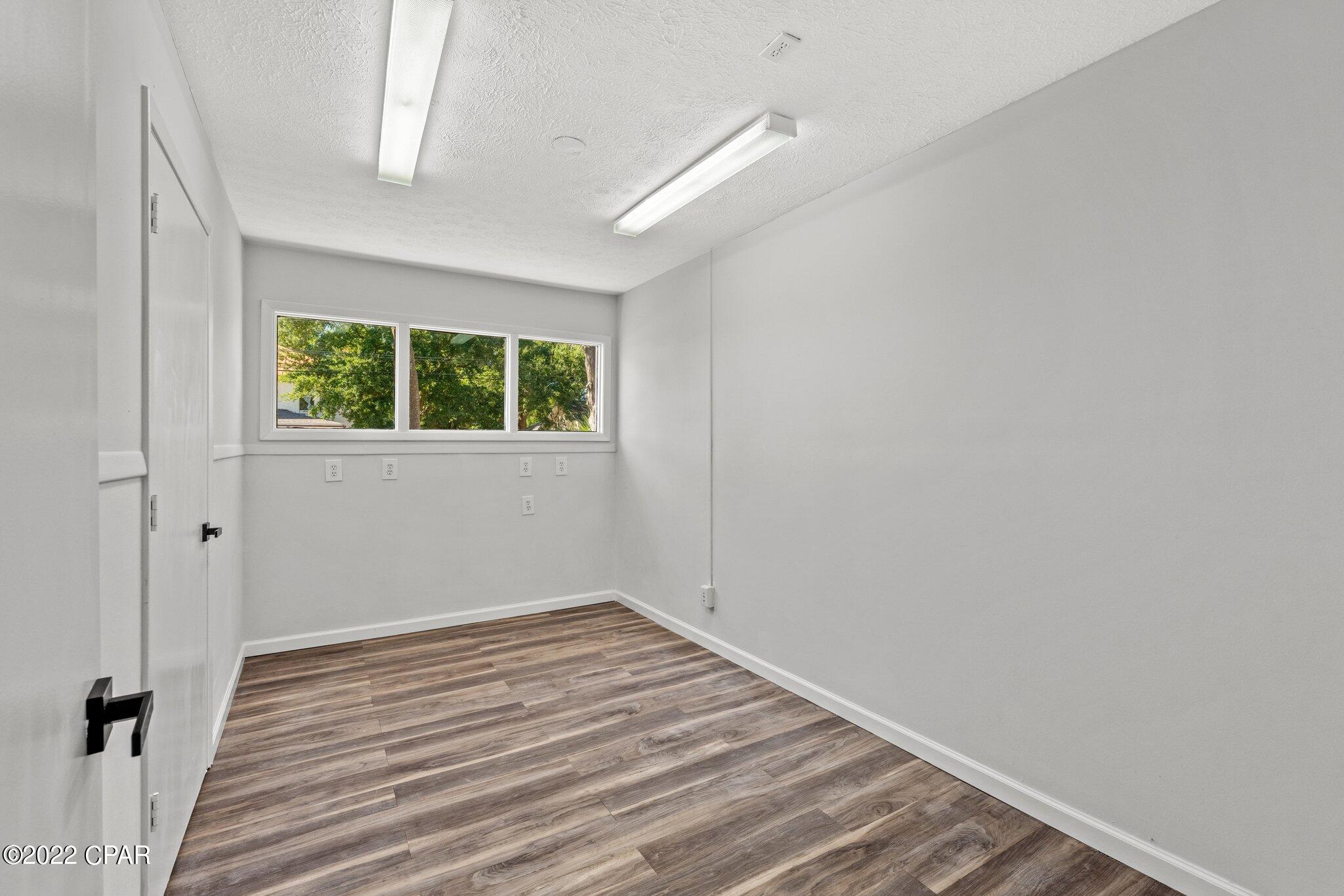 [No Recorded Subdiv] - Commercial Lease