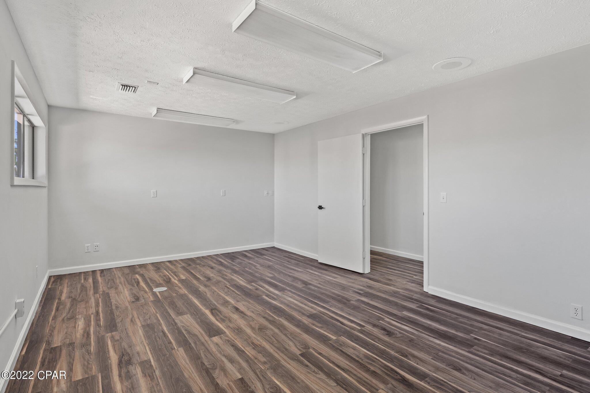 [No Recorded Subdiv] - Commercial Lease