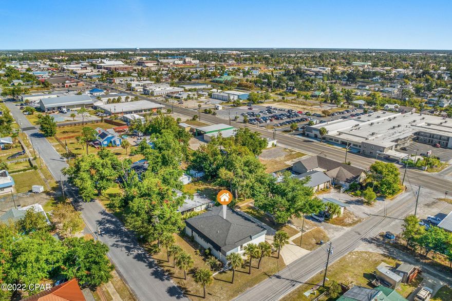 Check out this Rare Opportunity to lease a Turn Key Office zoned MU 3 near the heart of Downtown Panama City. This Office has the perfect lay out for an office of dentist, physician, Insurance, Real Estate, and much more. This office is ready with  8 Office Rooms, A conference room. Waiting Room, Reception Area, Kitchen, and 4 Bathrooms. Call today for a private tour.