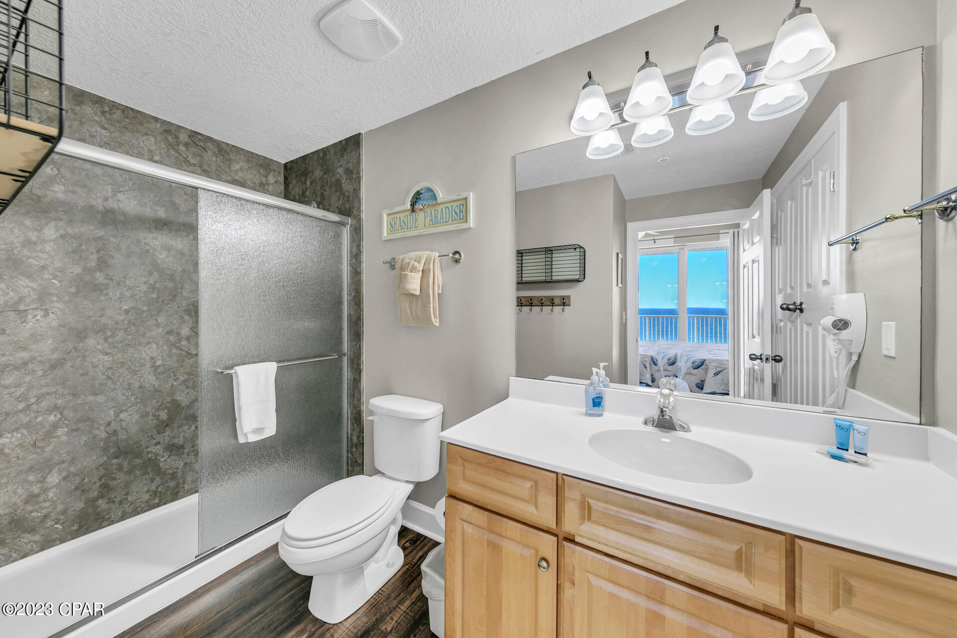 Emerald Isle - Residential