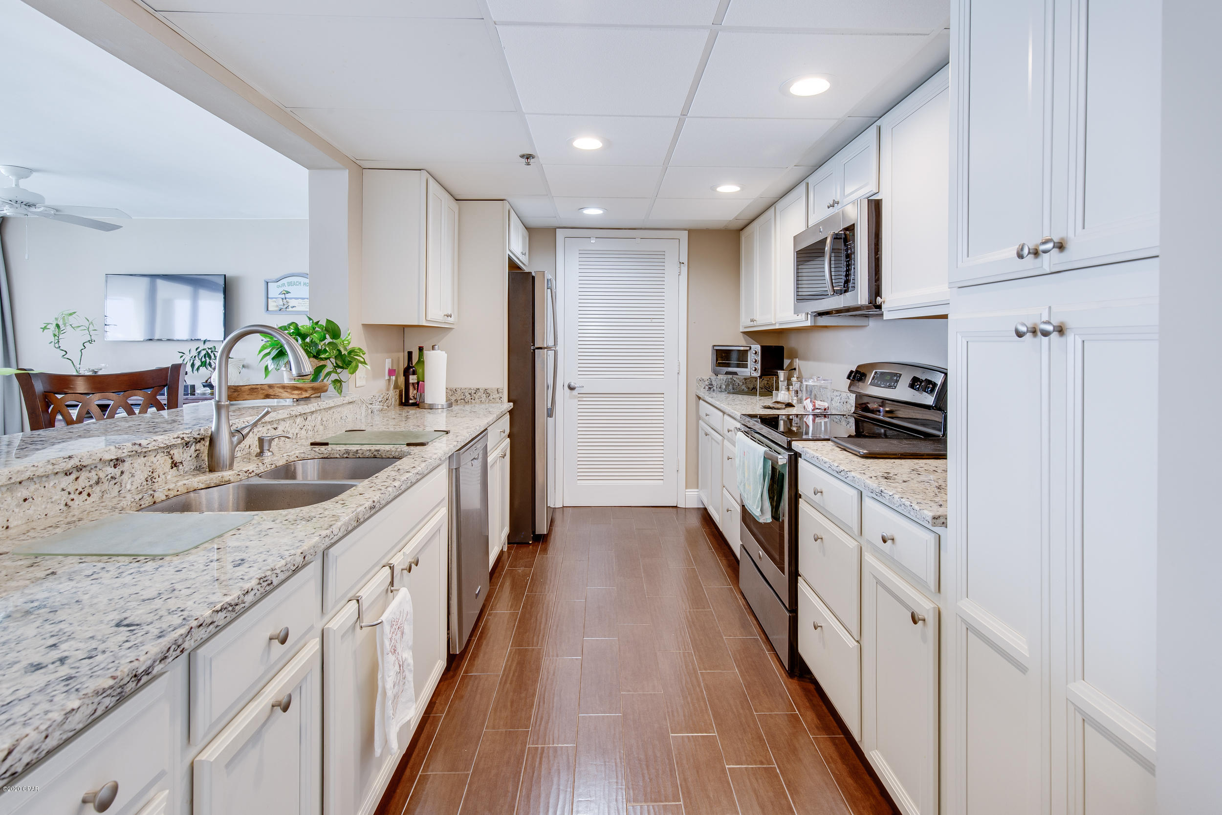 Long Beach Towers I - Residential