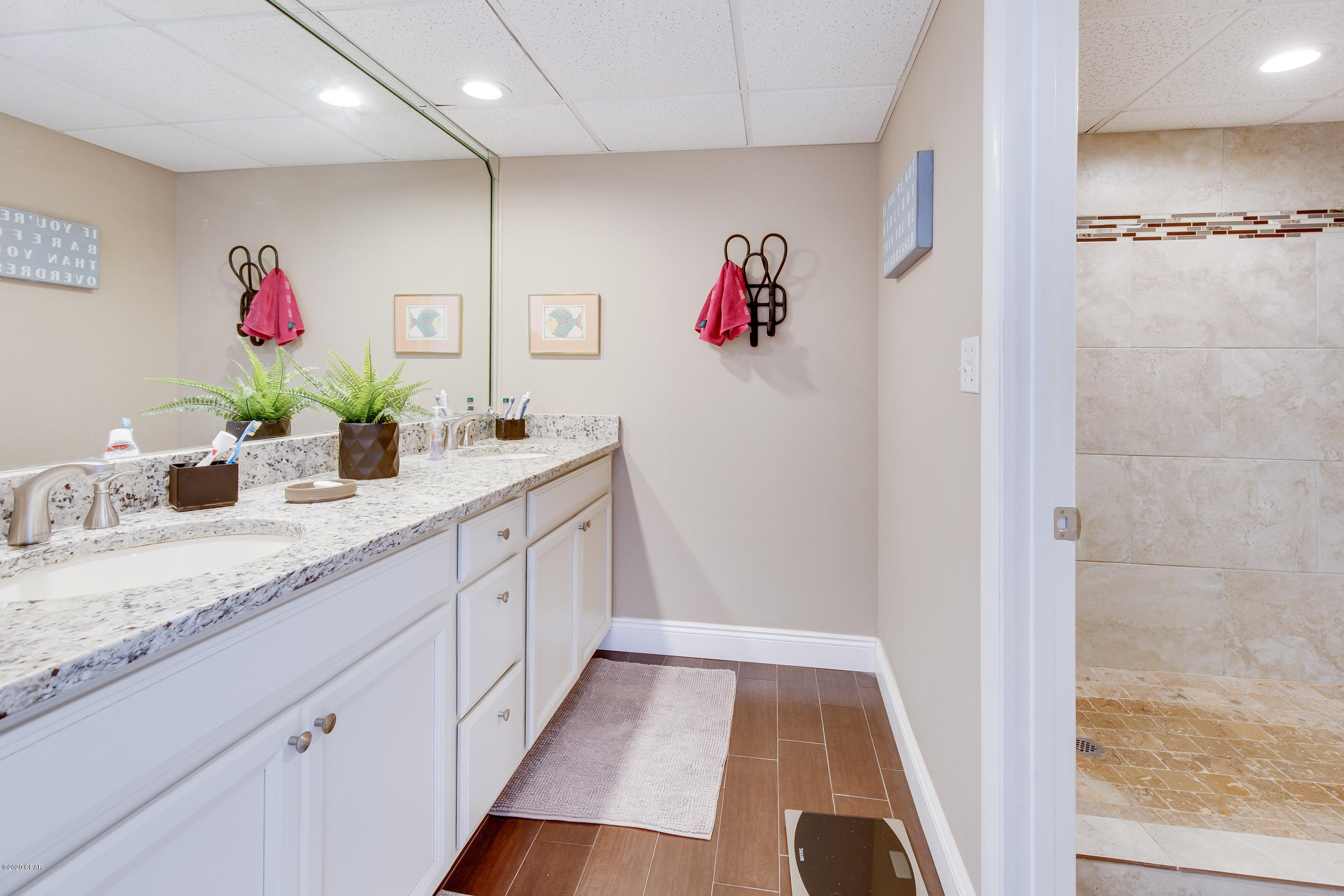 Long Beach Towers I - Residential