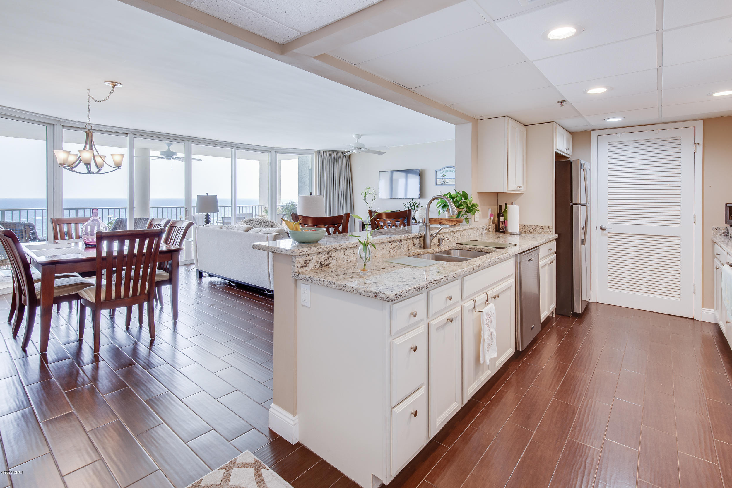 Long Beach Towers I - Residential