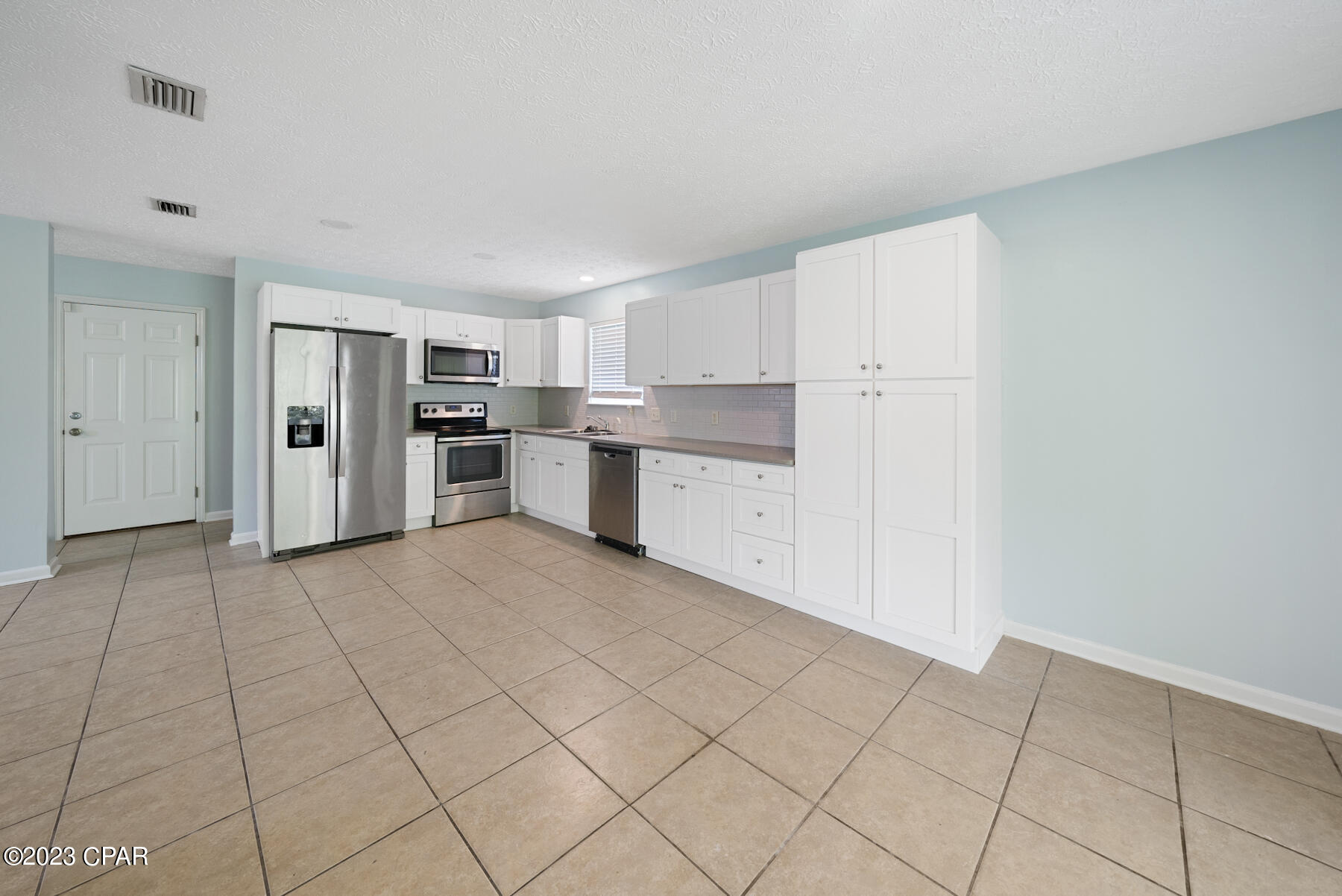 Palm Cove - Residential Lease