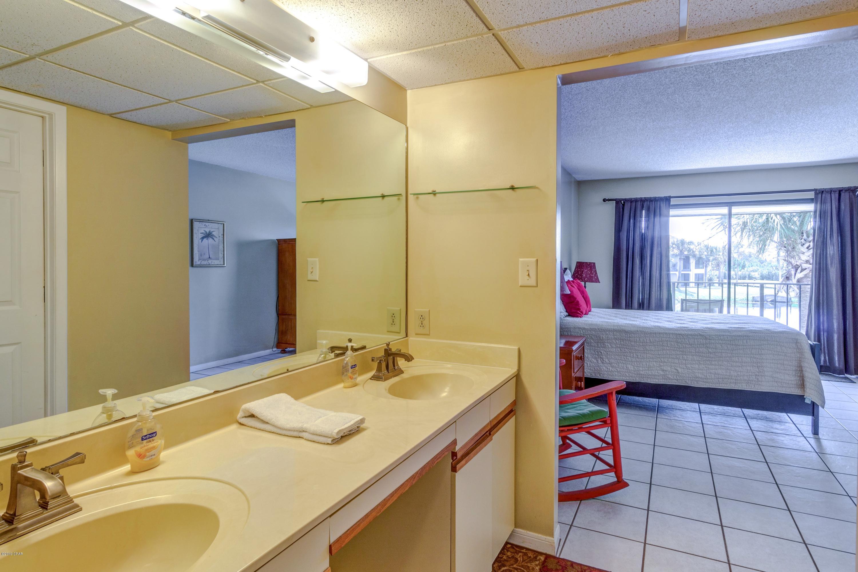 Edgewater Golf Villas V-C - Residential