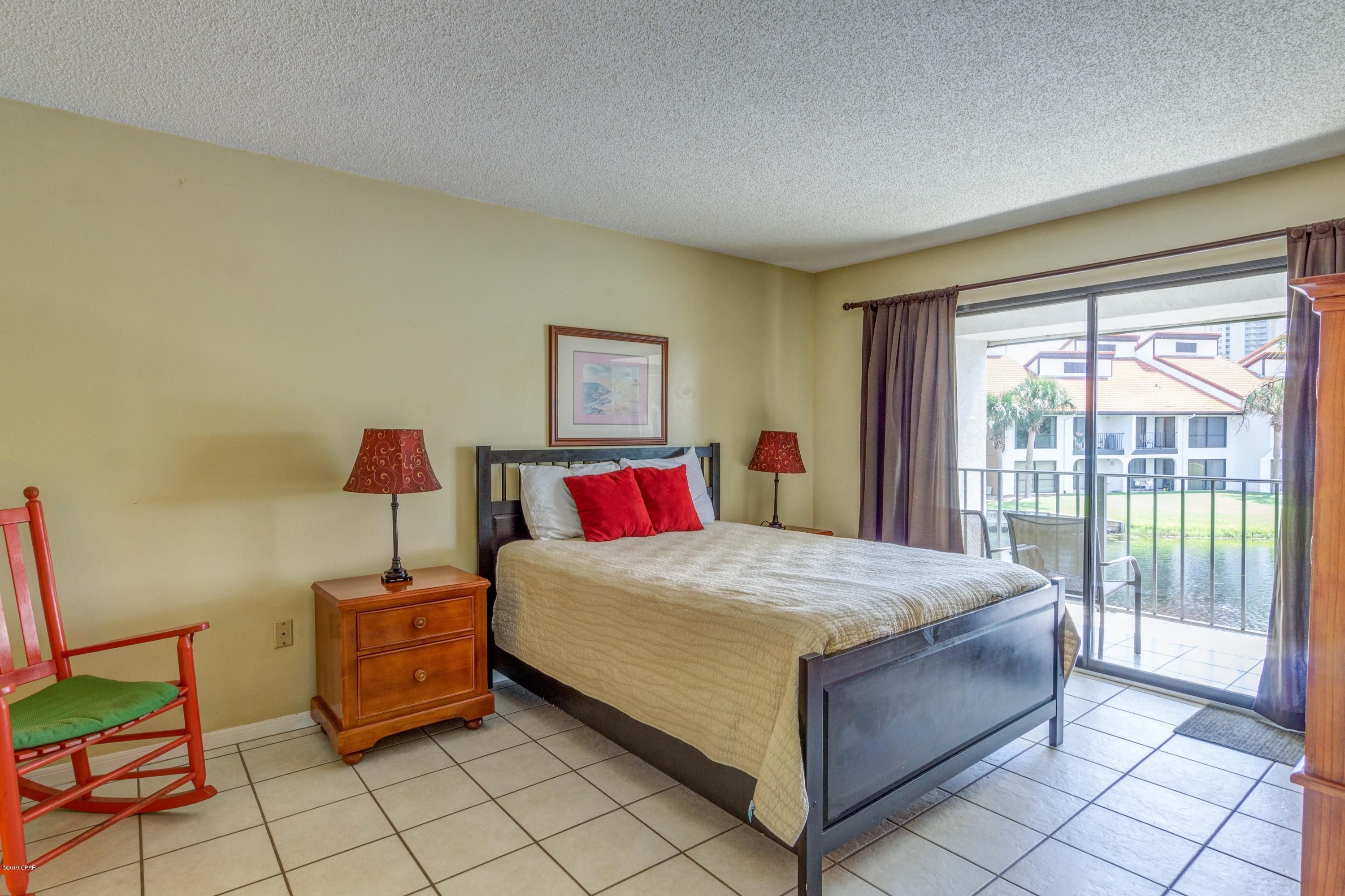 Edgewater Golf Villas V-C - Residential