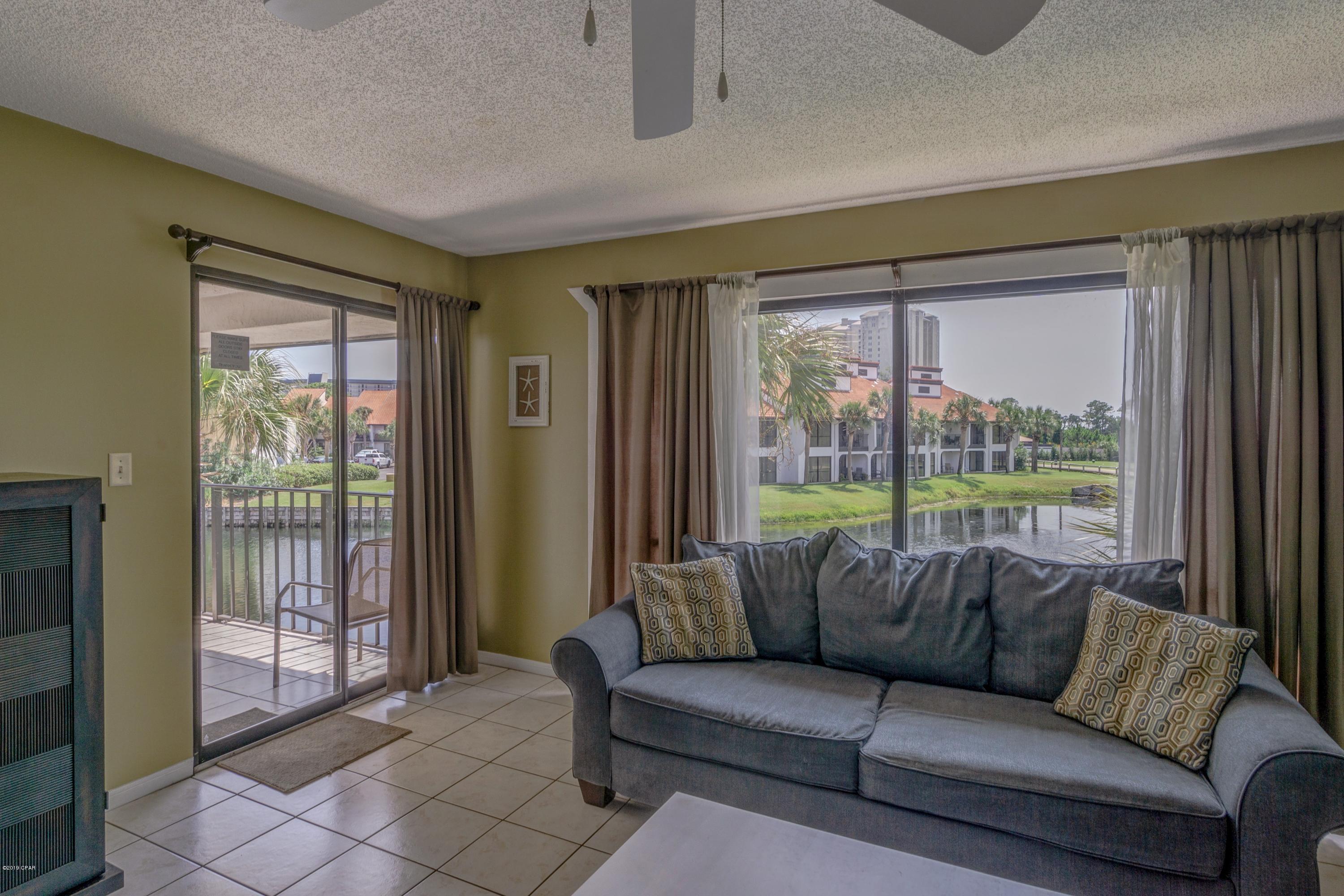 Edgewater Golf Villas V-C - Residential