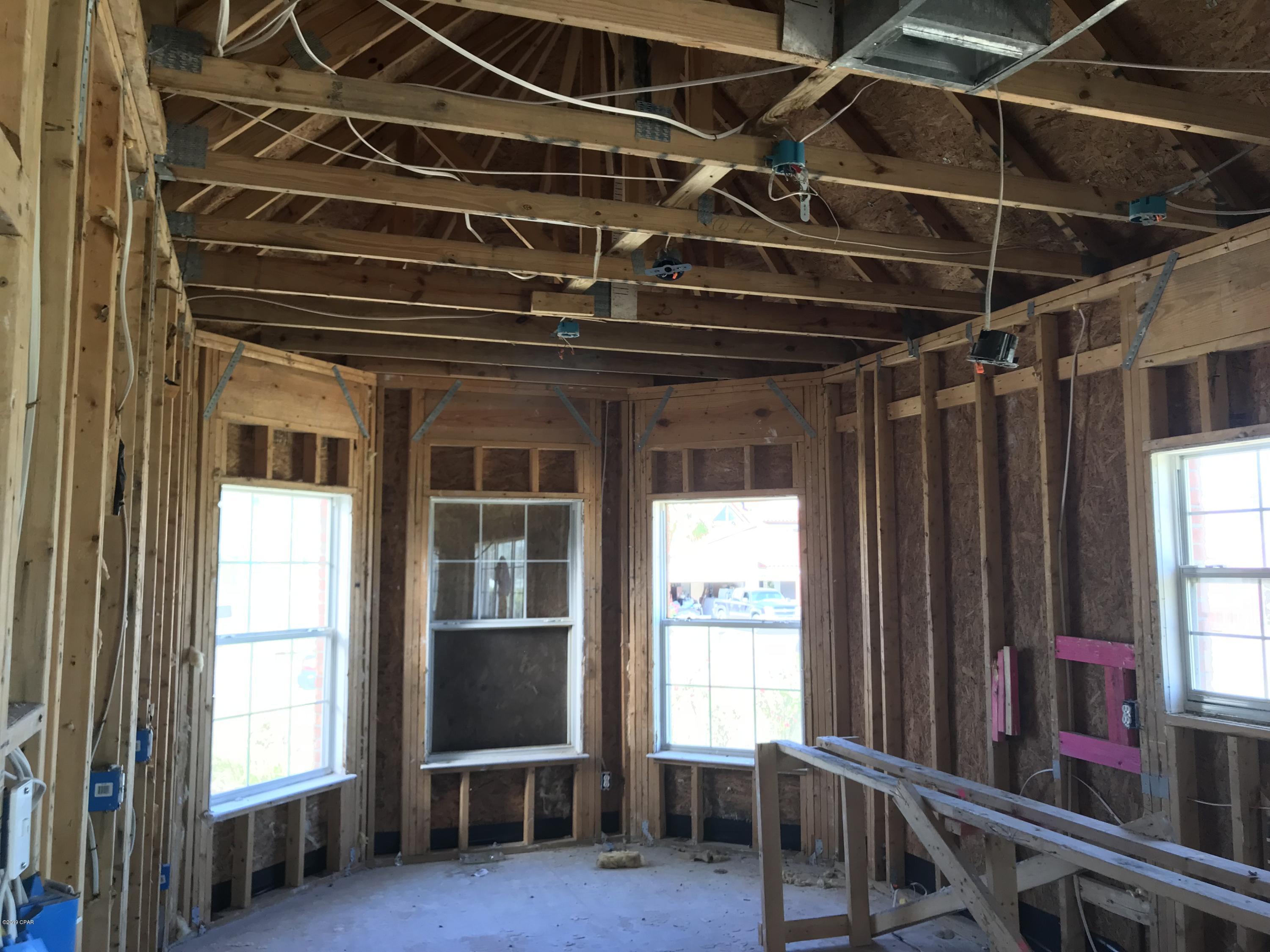 Tropical Bay - Residential