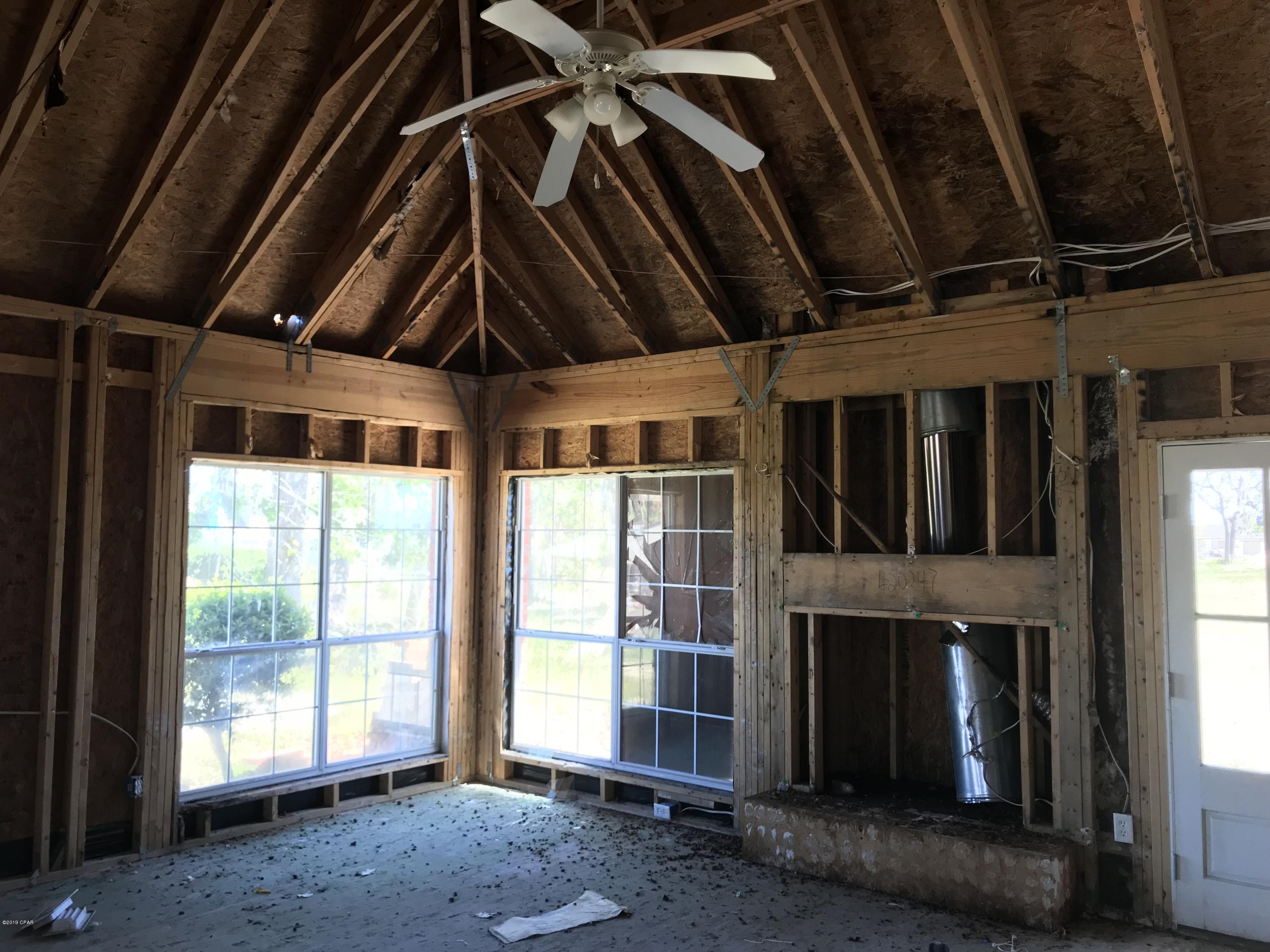 Tropical Bay - Residential