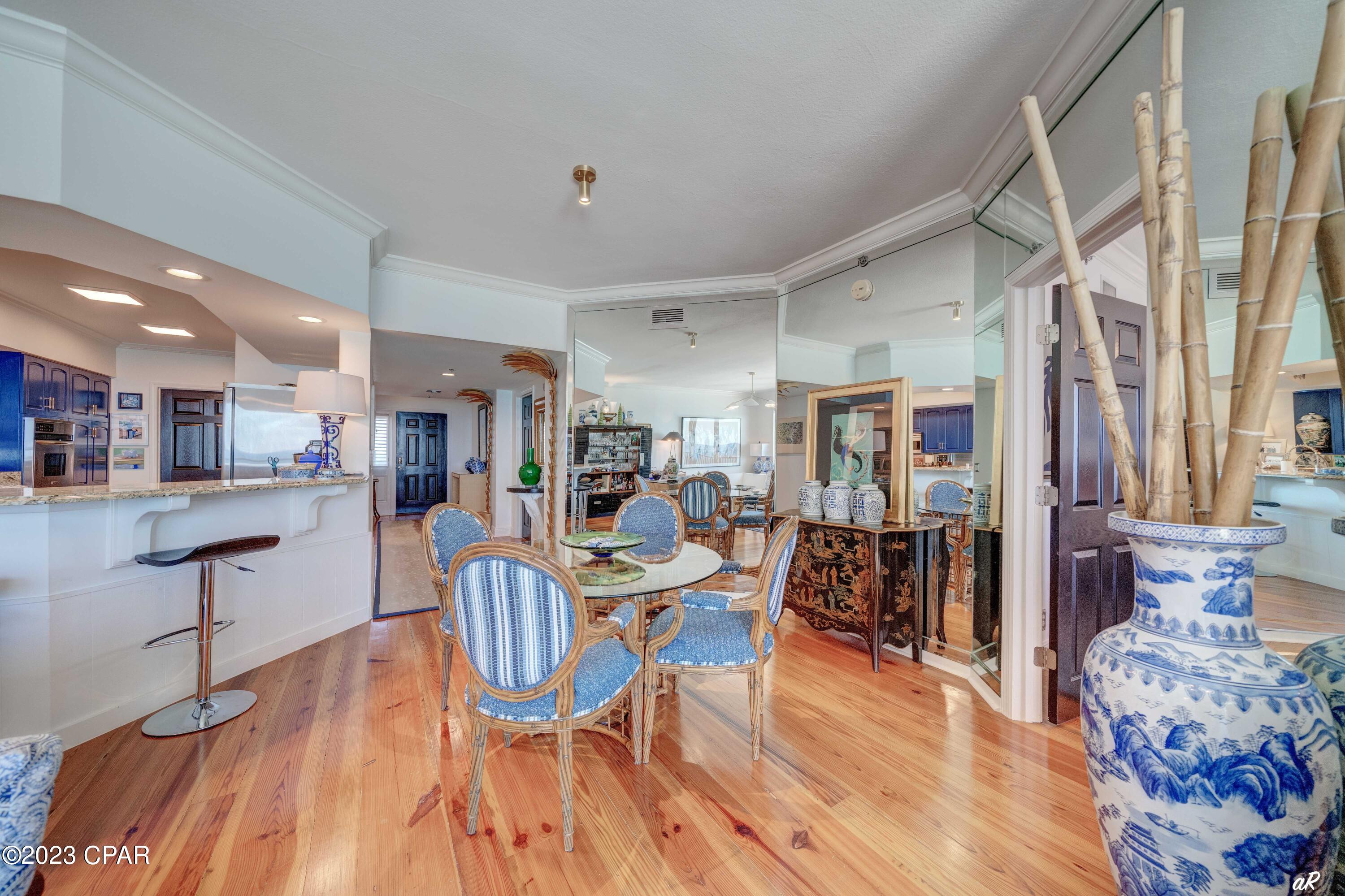 Summerwinds Condo - Residential