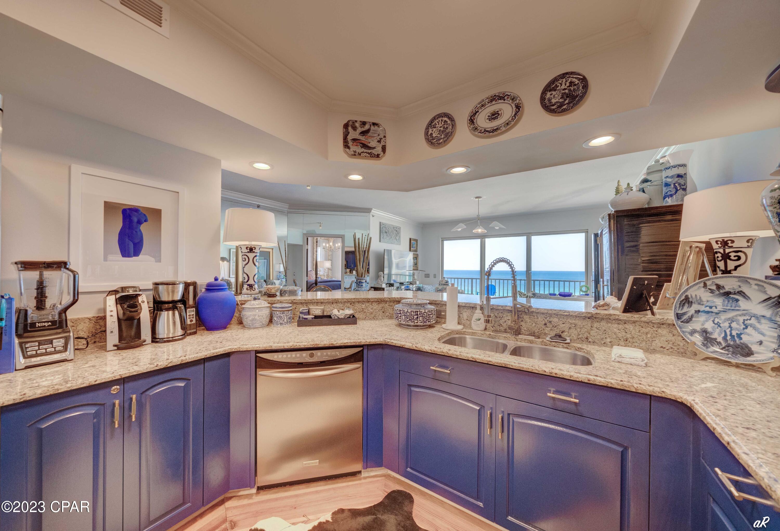 Summerwinds Condo - Residential