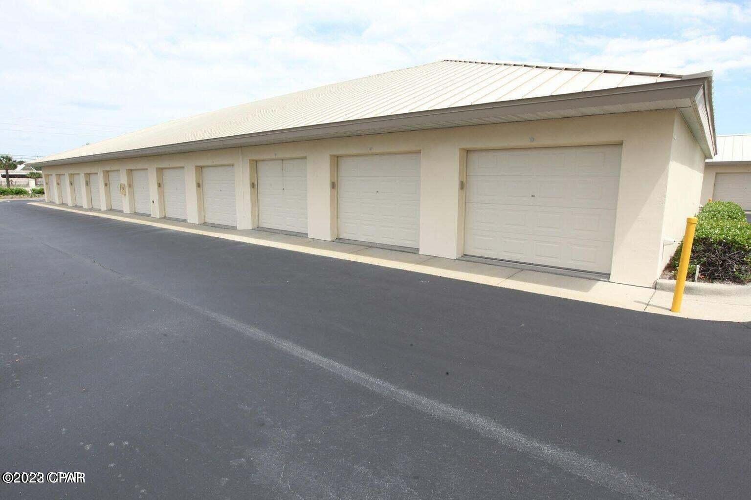 Summerwinds Condo - Residential