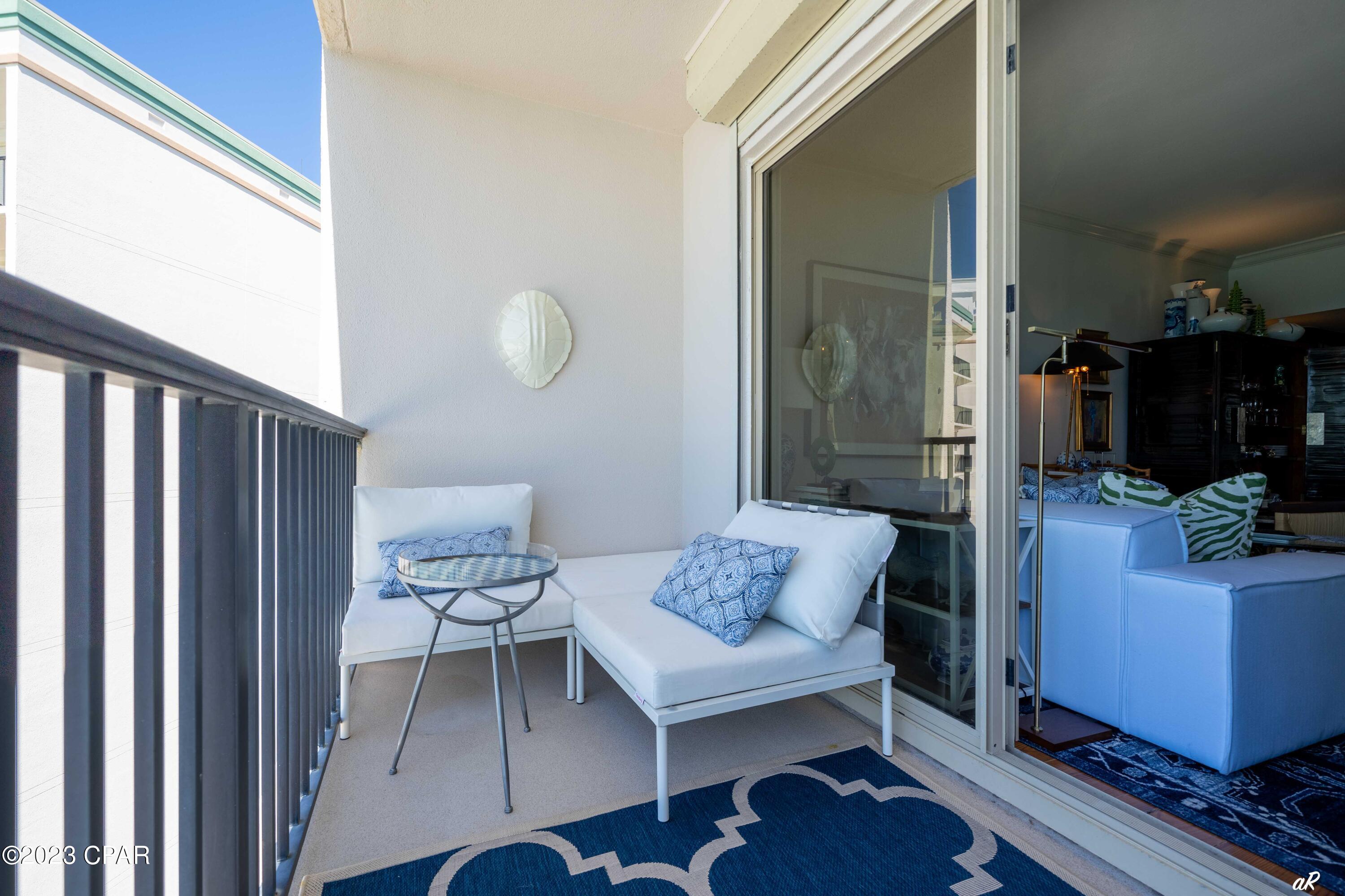 Summerwinds Condo - Residential