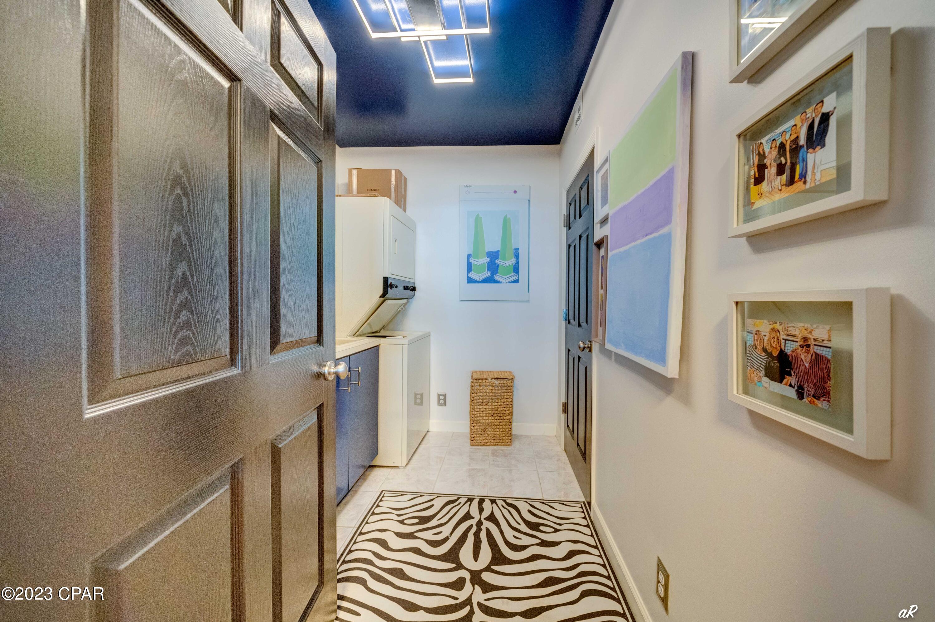 Summerwinds Condo - Residential